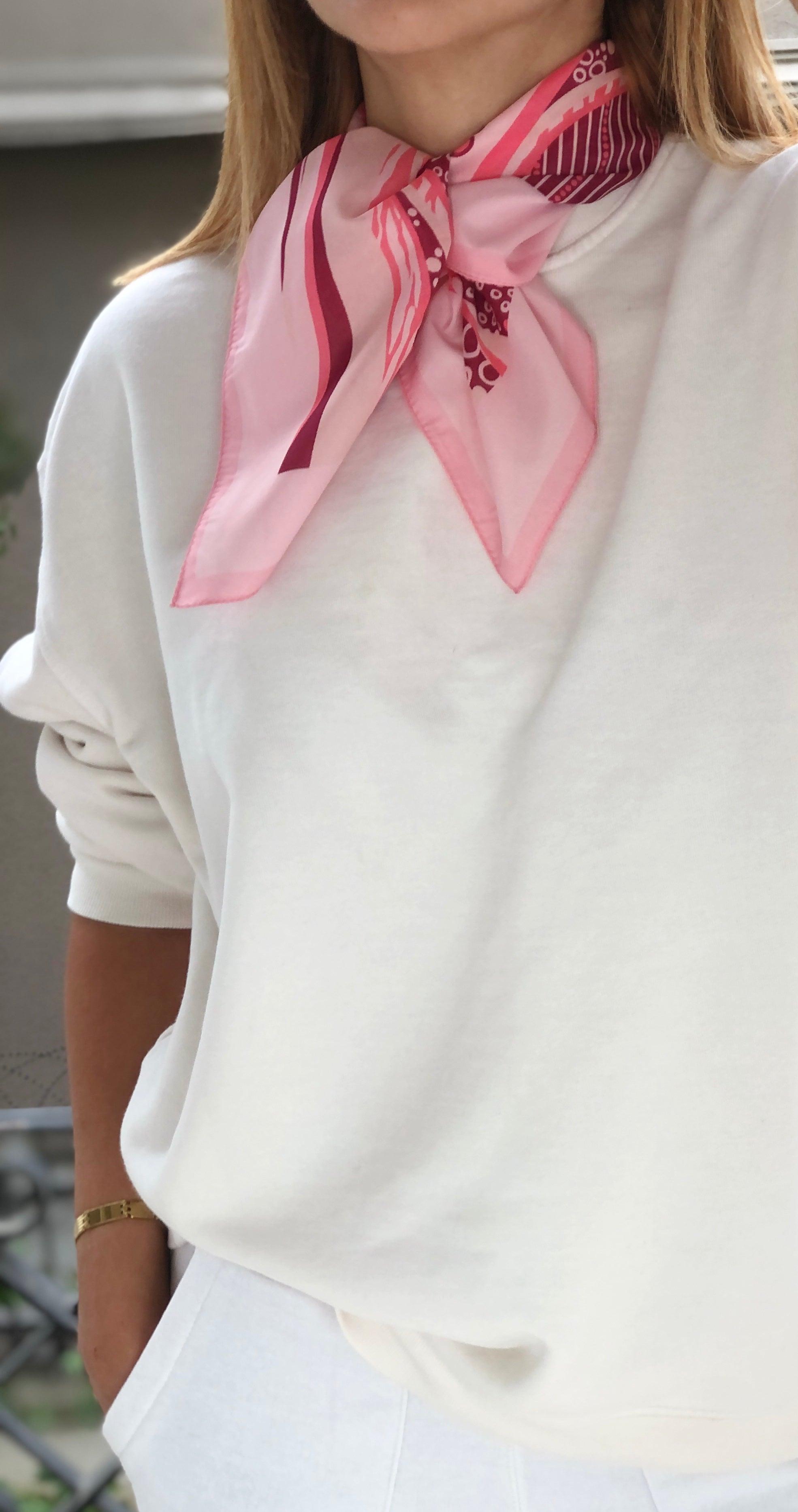 How to Choose the Right Head and Neck Scarf: A Guide to Finding the Perfect Scarf for You - Moyoni Design