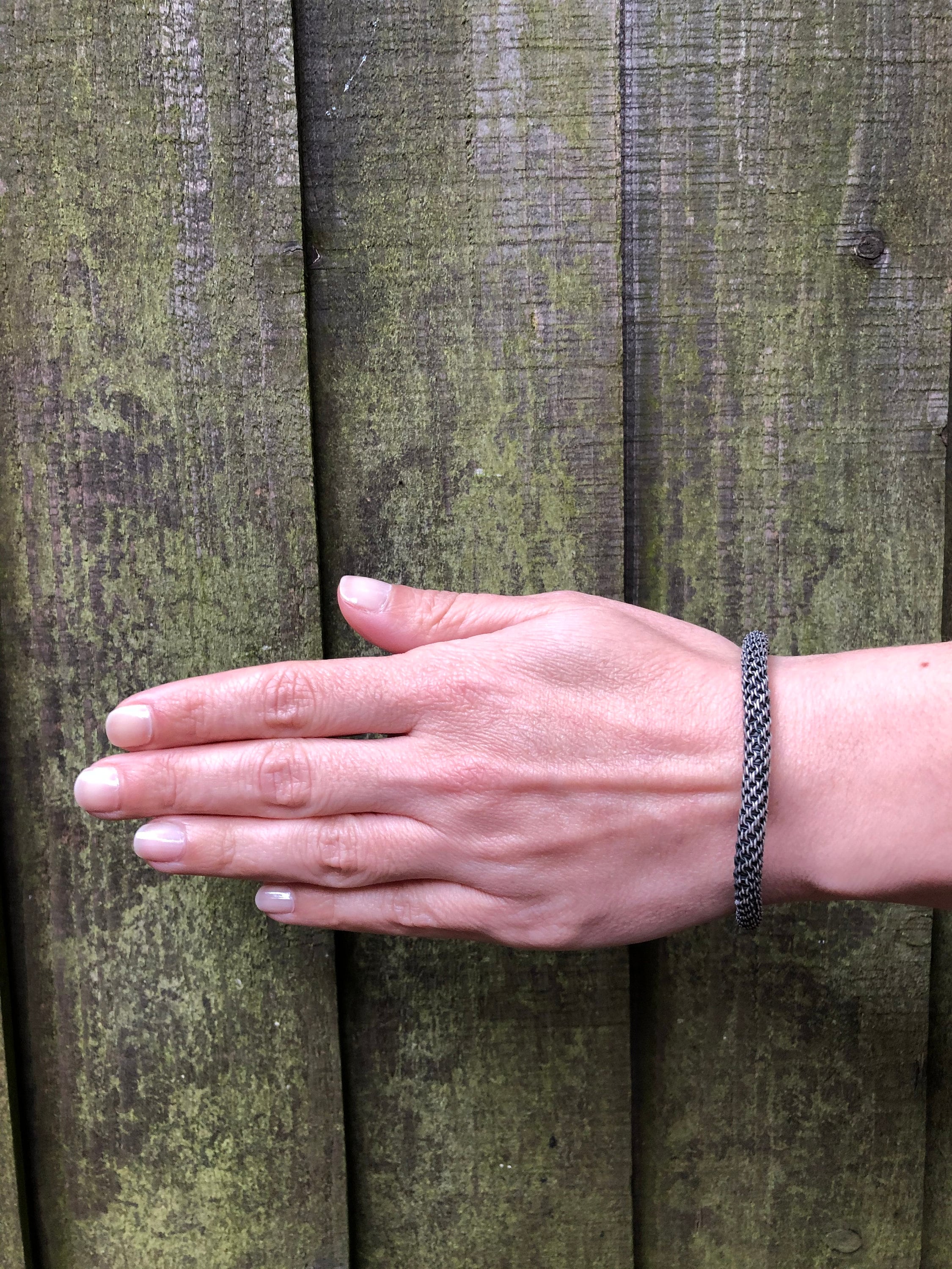 Are you in the market for a handmade bracelet? Our range has something for everyone! From weave bracelets to fishtail braid bracelets, we've got you covered.