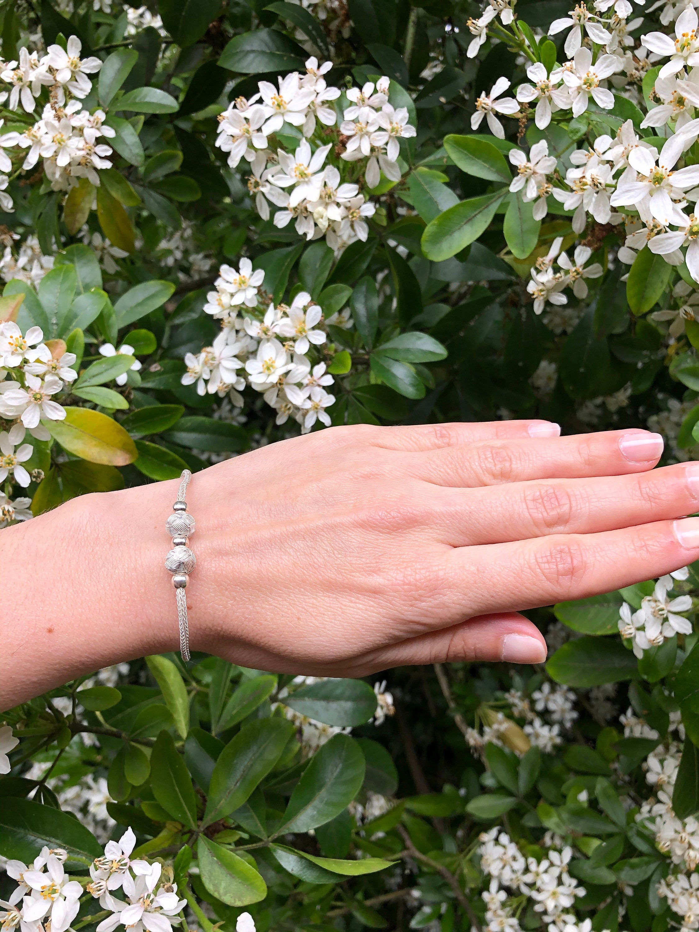 Treat your loved one to a beautiful handmade silver bead armlet from Kazaziye Art Bangle. This chic accessory is adorned with pretty silver beads and comes in different sizes to fit all wrists.