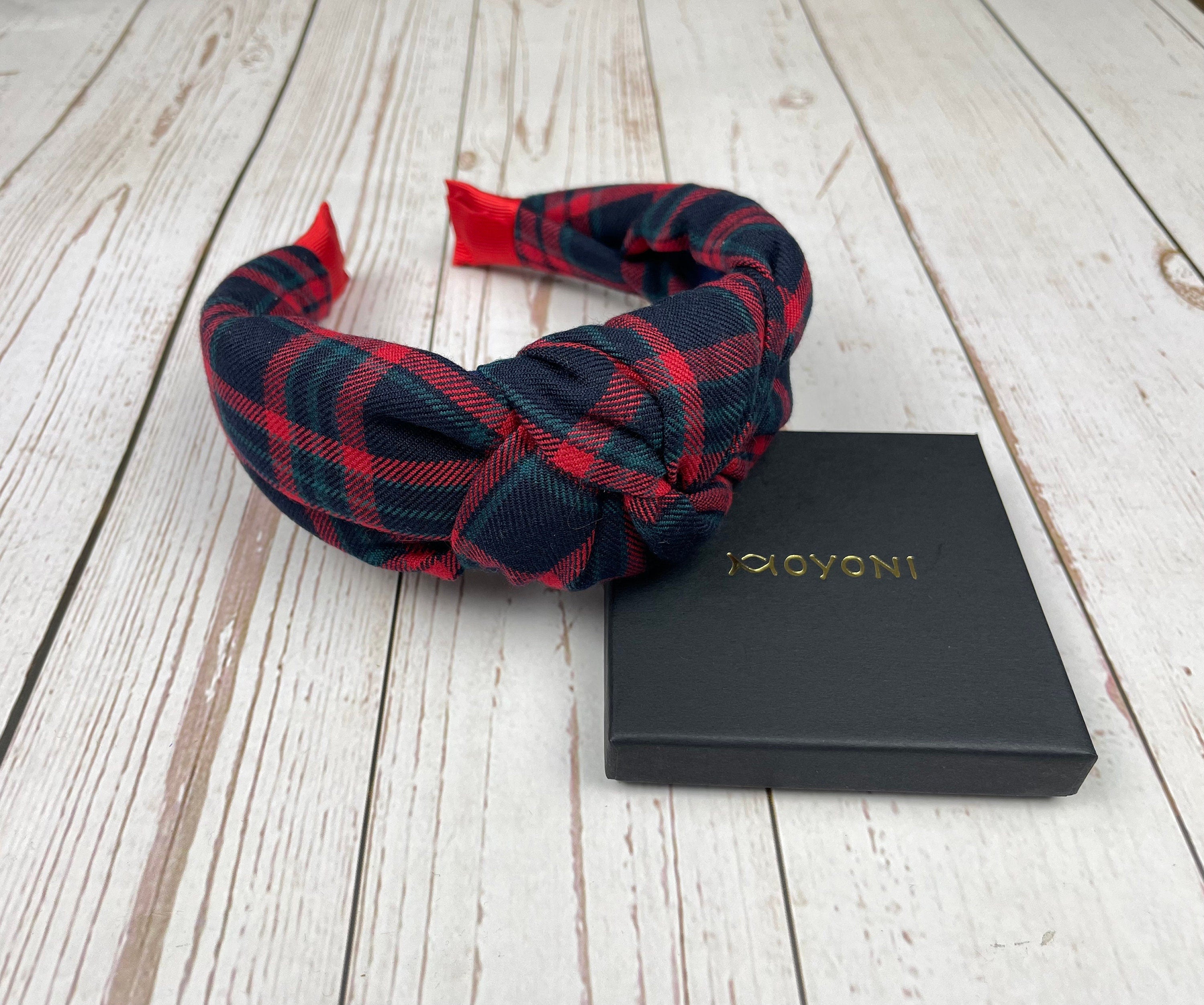 Find the perfect dark headband for women here. From twisted headbands to Alice bands, we have a wide range of fashionable hair accessories to choose from.