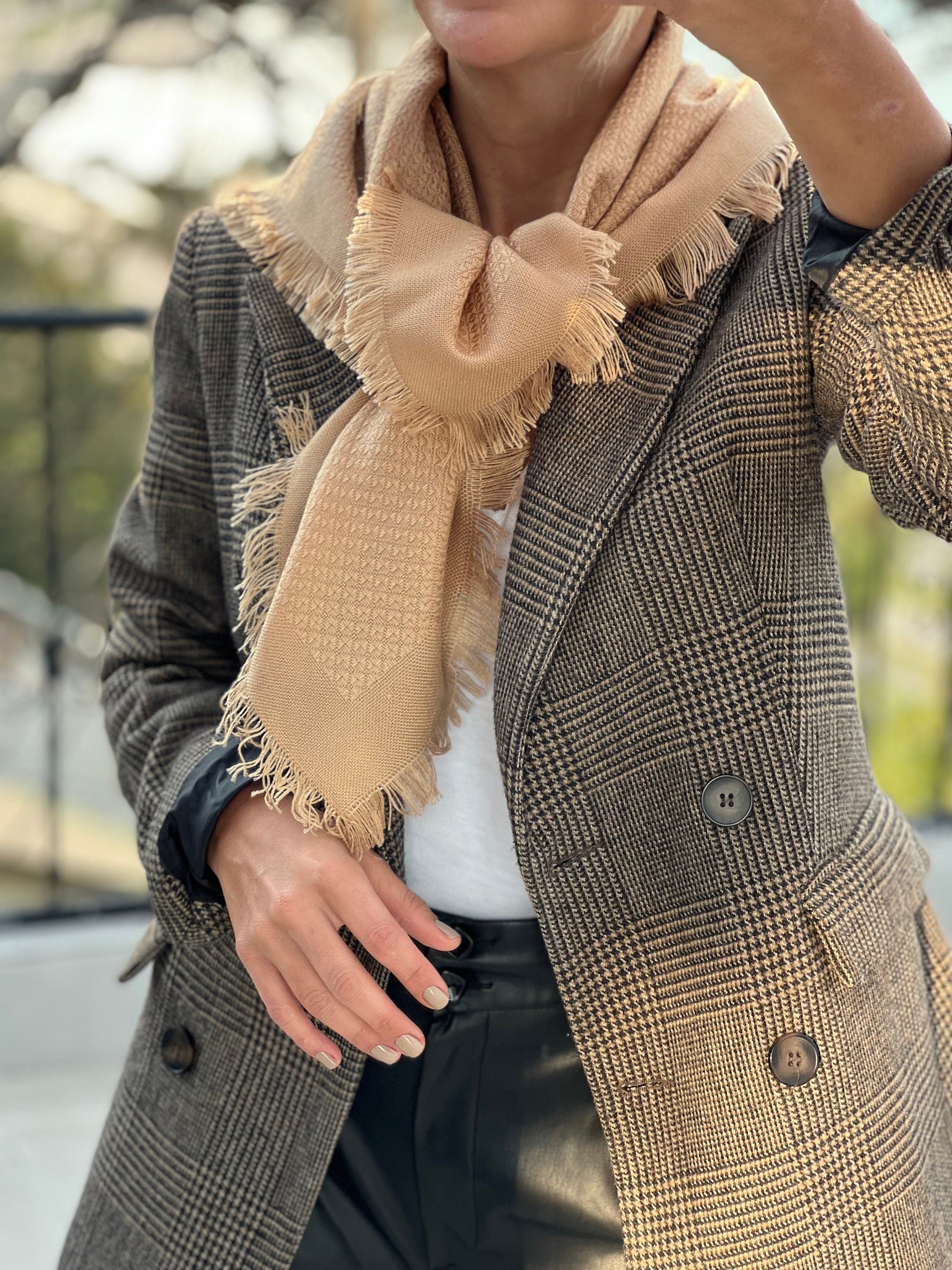 Make someone's birthday special with this soft and square scarf in cream color or bright colors. Perfect for autumn and spring, this scarf will add a touch of brightness to any outfit.