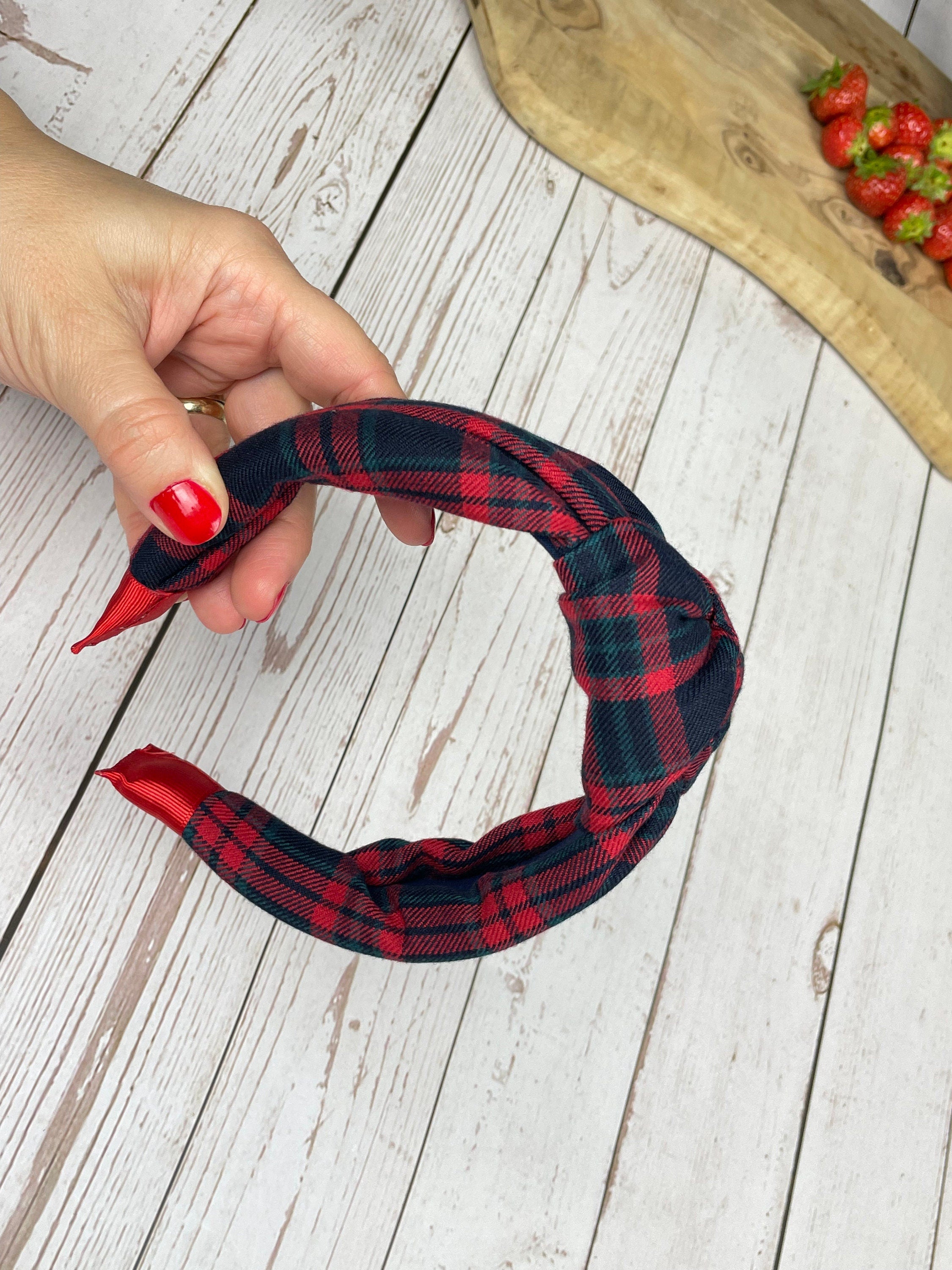 Treat your loved one to a trendy and fashionable hair accessory today! Shop our selection of headbands for women and girls and see why they are the perfect gift!