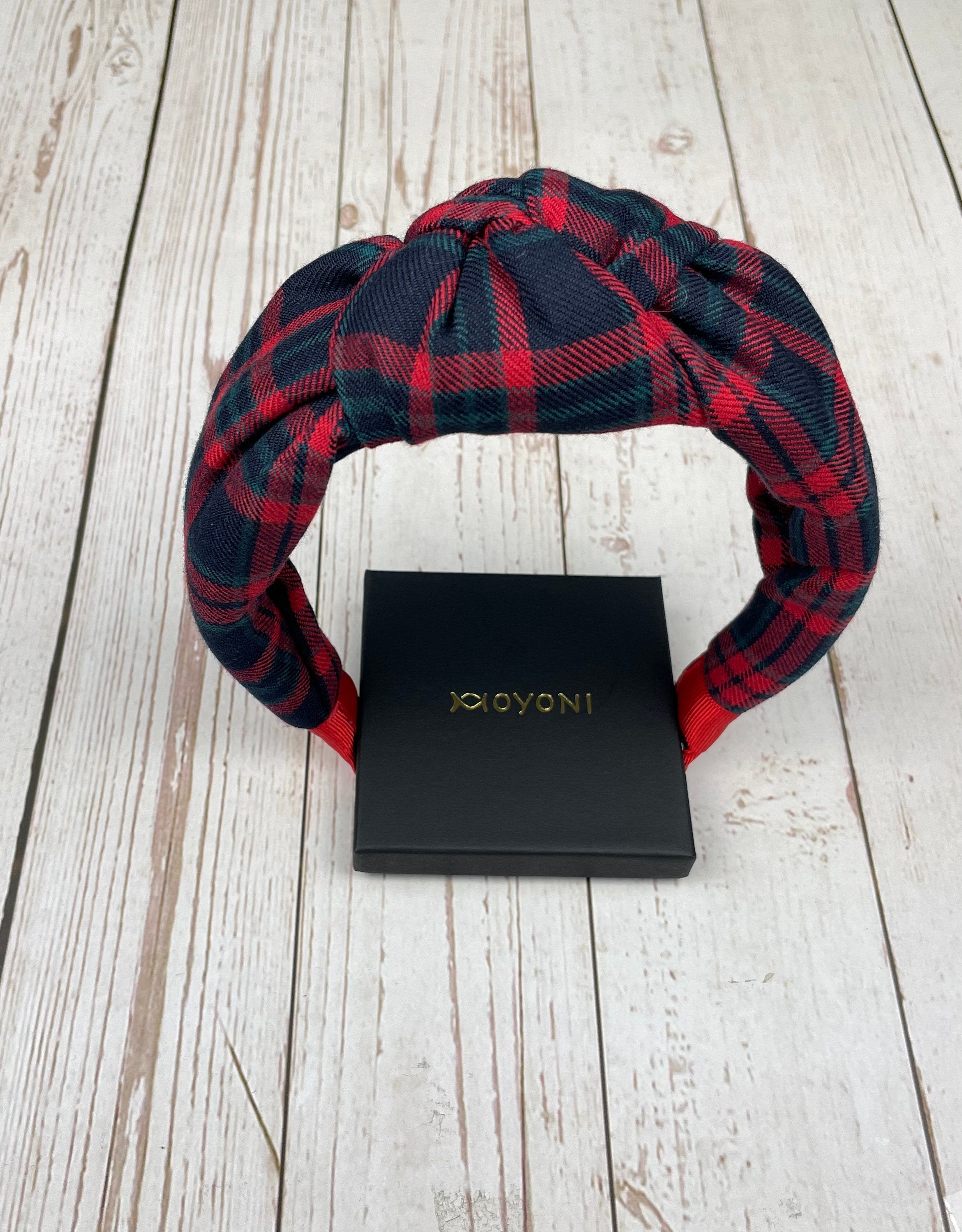Make a statement with our collection of headbands for women and girls. From black-and-white bands to tie headbands, we have a style for everyone!
