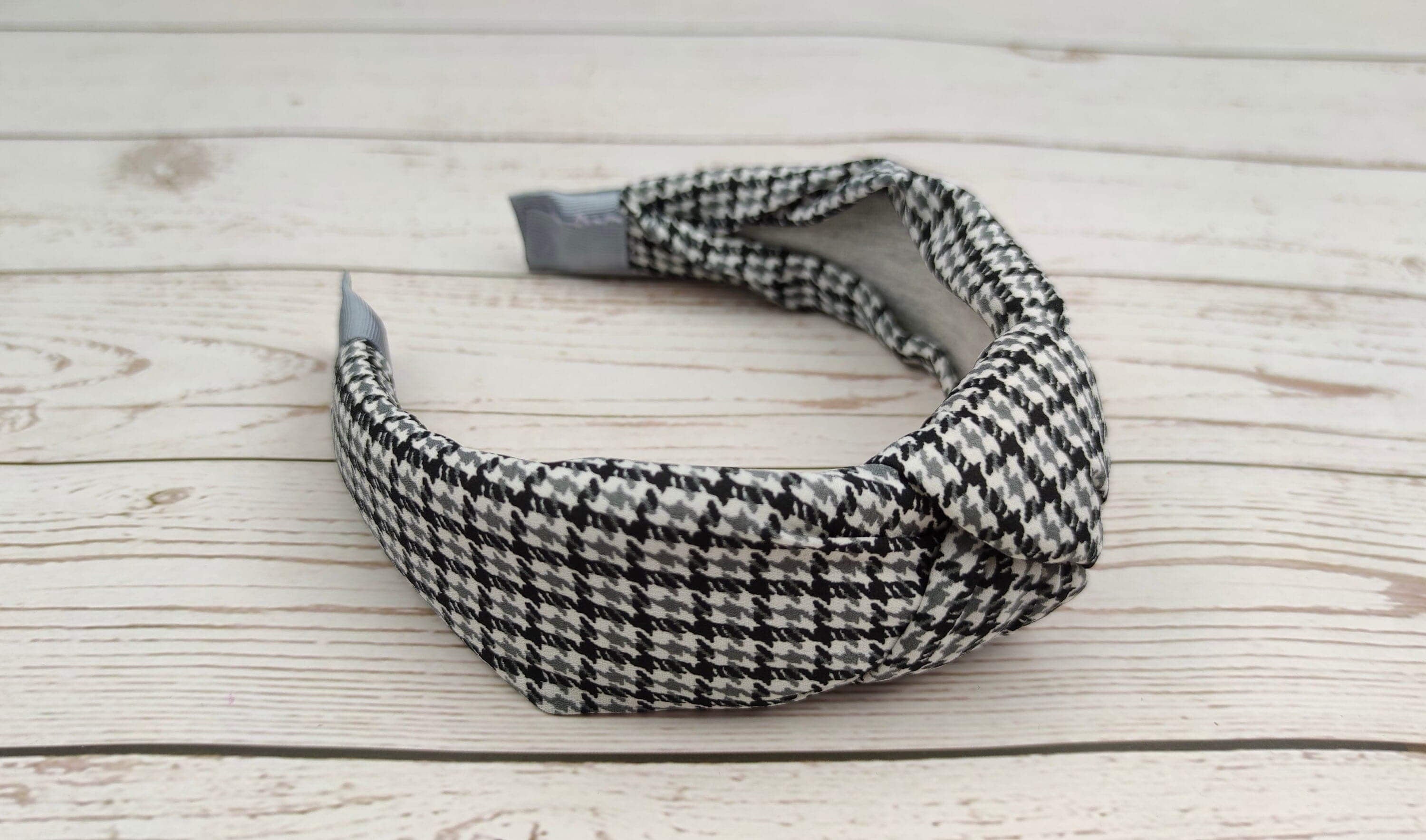 Make a statement with your hair with a headband! Our range of designer headbands is perfect for making a statement, whether you are going out or just trying something new. Find your perfect pair today!