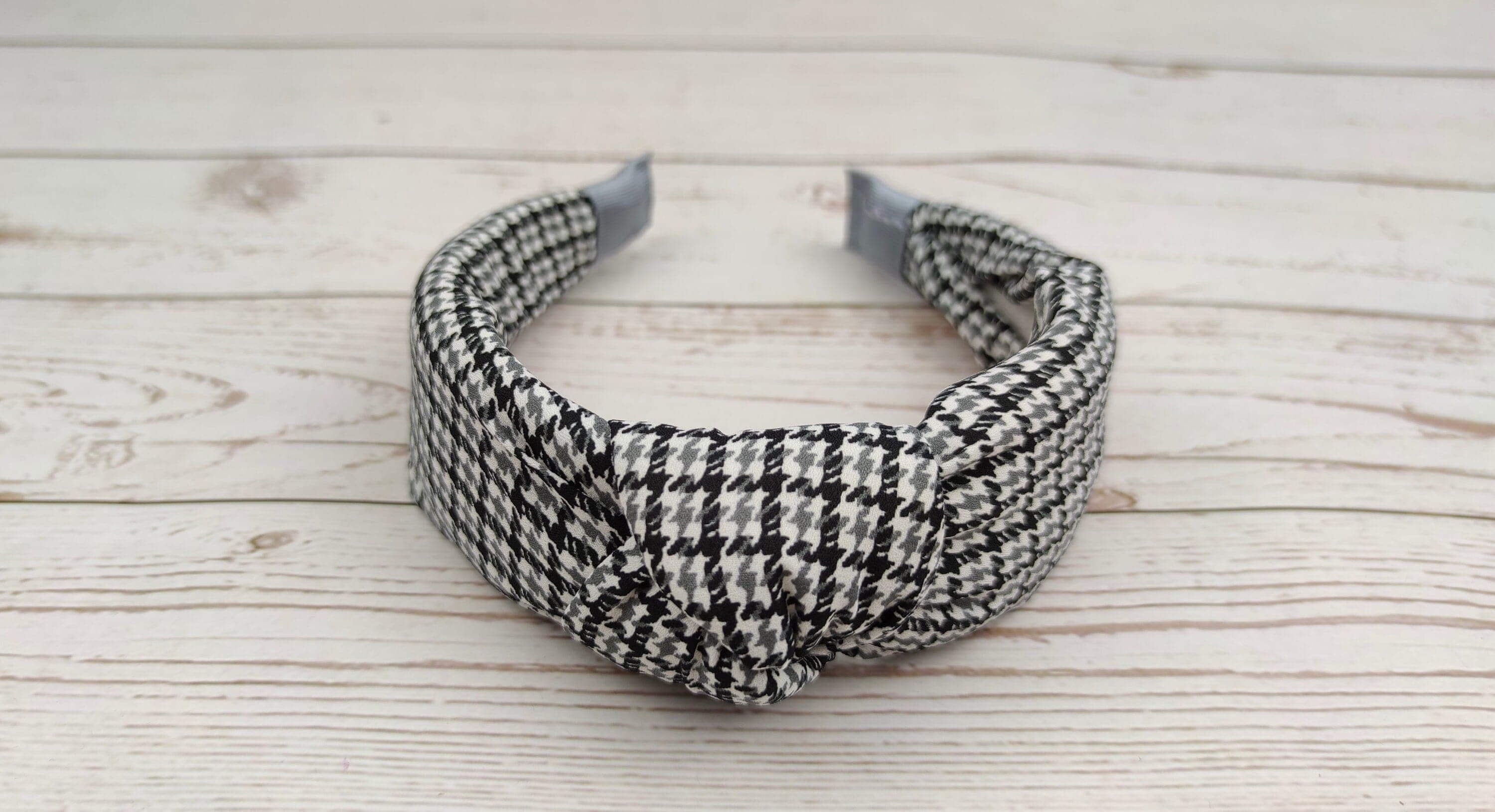 Find the best Crepe WHITE BLACK Headband, Knotted Headband, Women Classic Headband, Headband for College, Fashion Hairband, and Black White Gray Headband here. You can choose from a variety of colors and styles to fit your needs.