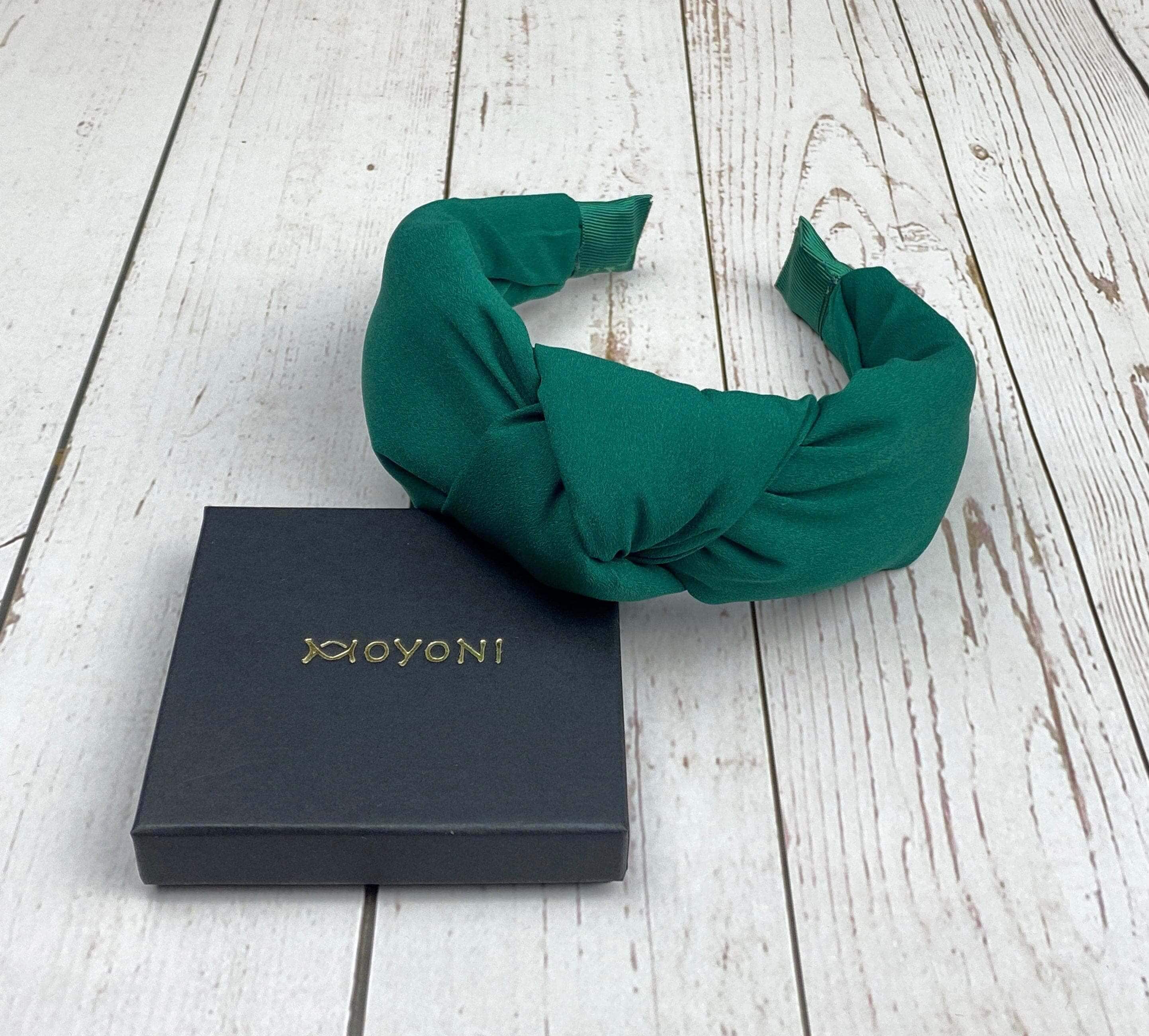 Add a touch of sophistication to any outfit with our range of fashion hairbands from Alice Band. From twist headbands to wide headbands, we have the perfect accessory for you.