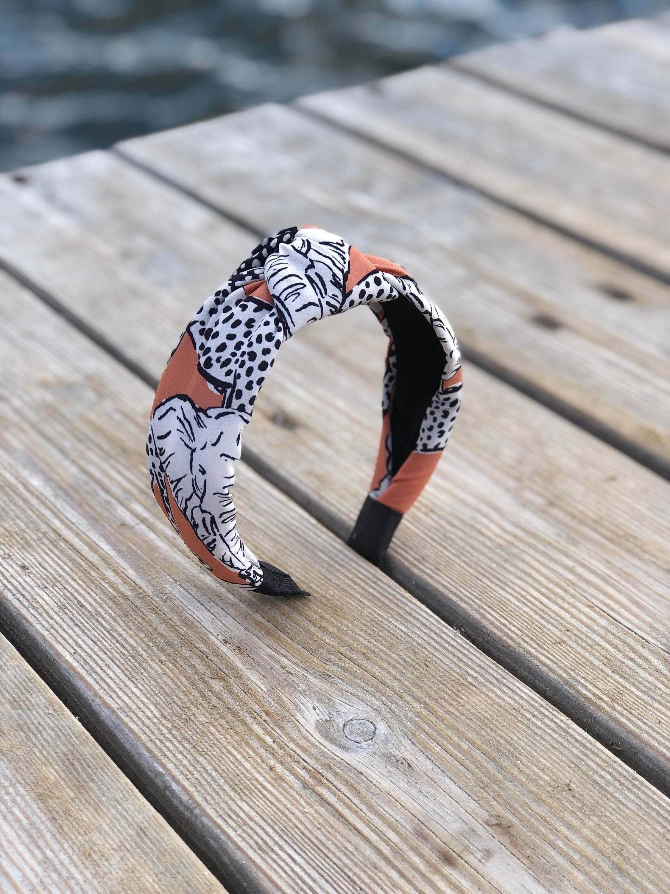 Stand out from the crowd with this Spotted Pastel Pink Turban Hairband