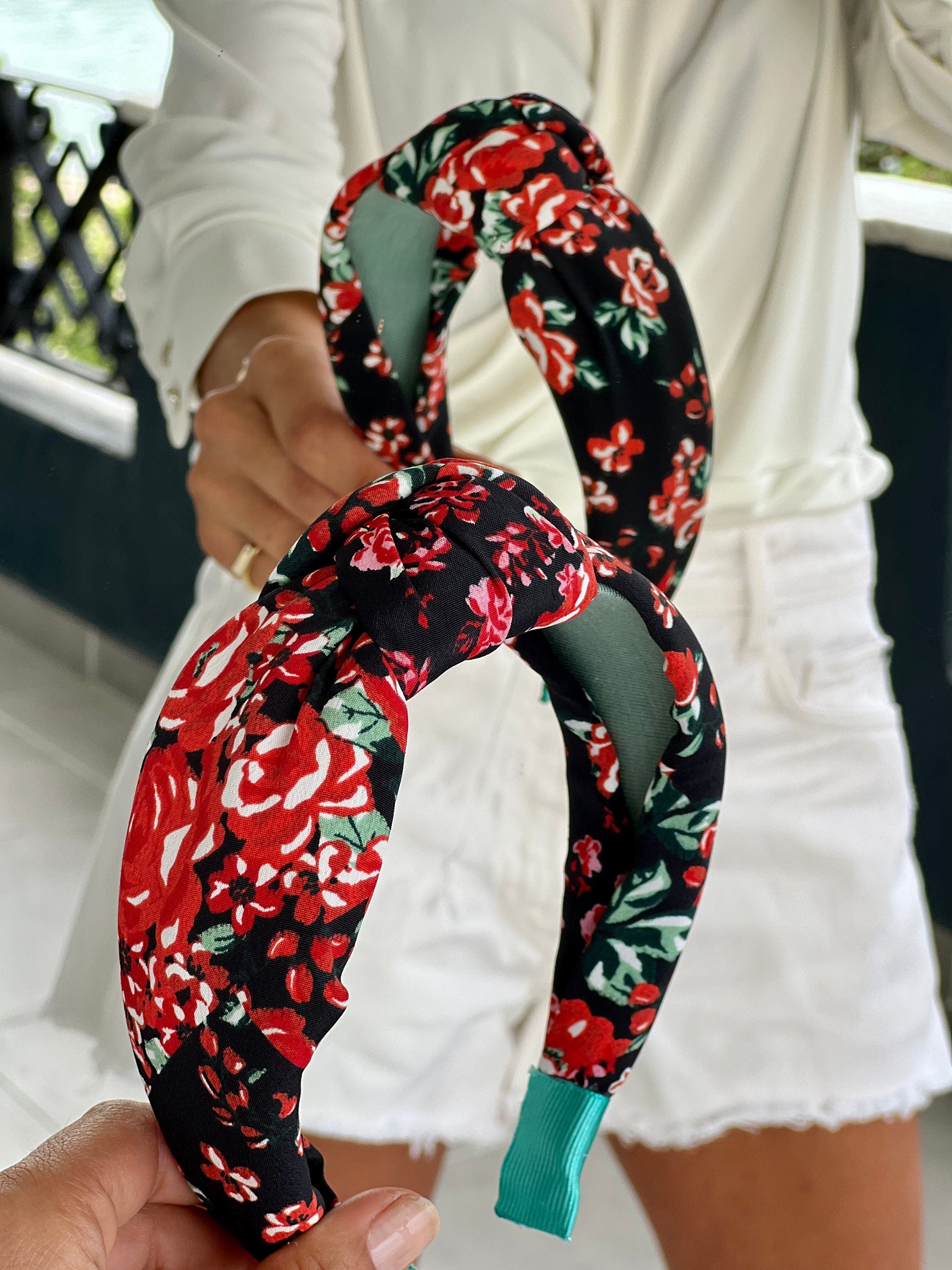 Ideal hair accessory for any occasion, from casual outings to formal events, adding a touch of elegance and charm to your look.