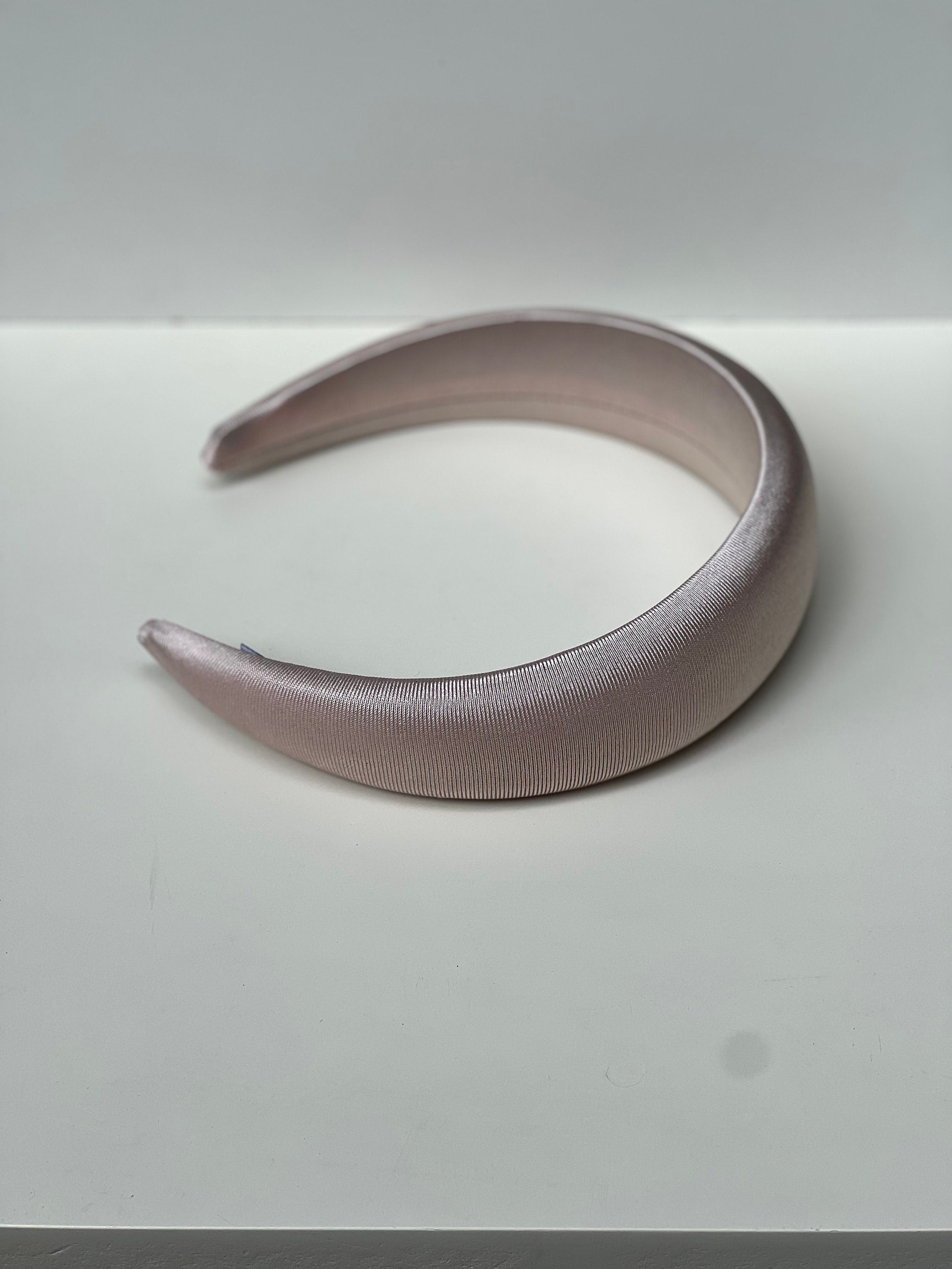 Embrace vintage charm with our Retro Headband for Women - featuring a padded Cream Color Fashion Hairband for extra comfort and style.