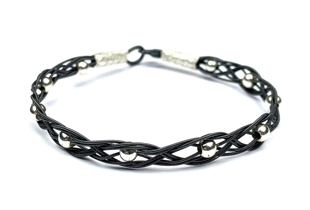 Are you searching for the best gift for your loved ones this Mother’s Day? Check out our selection of silver gifts that are perfect for every woman. From minimalist bracelets to woven bracelets, we have something for everyone!