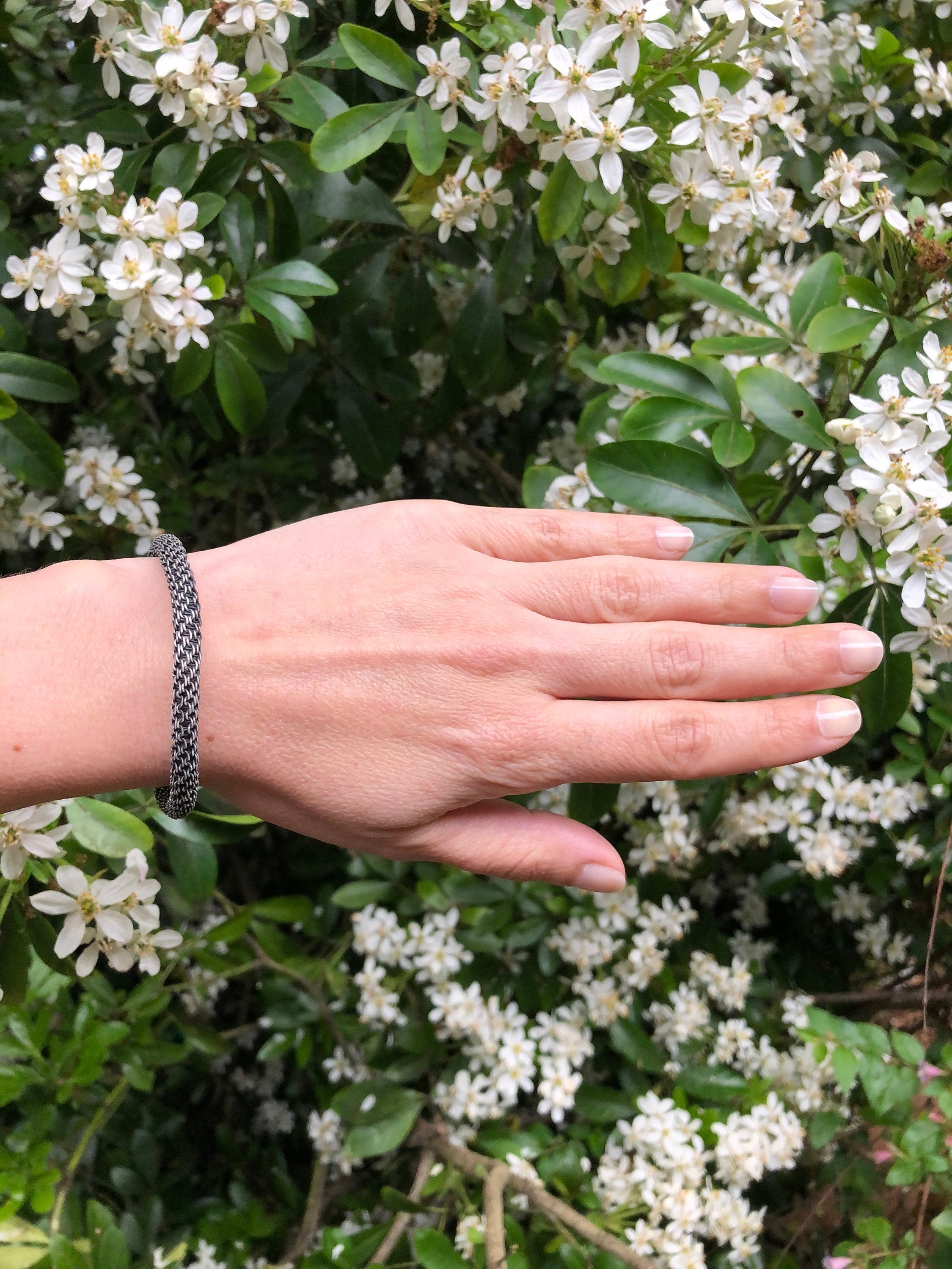 Need a unique and personalized gift? Our range of braclet is just what you need! Made with love, these bracelets are sure to impress.