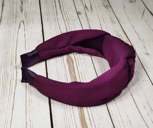 Stay trendy and stylish year-round with our collection of adult knot headbands and knit headbands. These accessories will keep your hair looking fabulous even in the hottest weather conditions.
