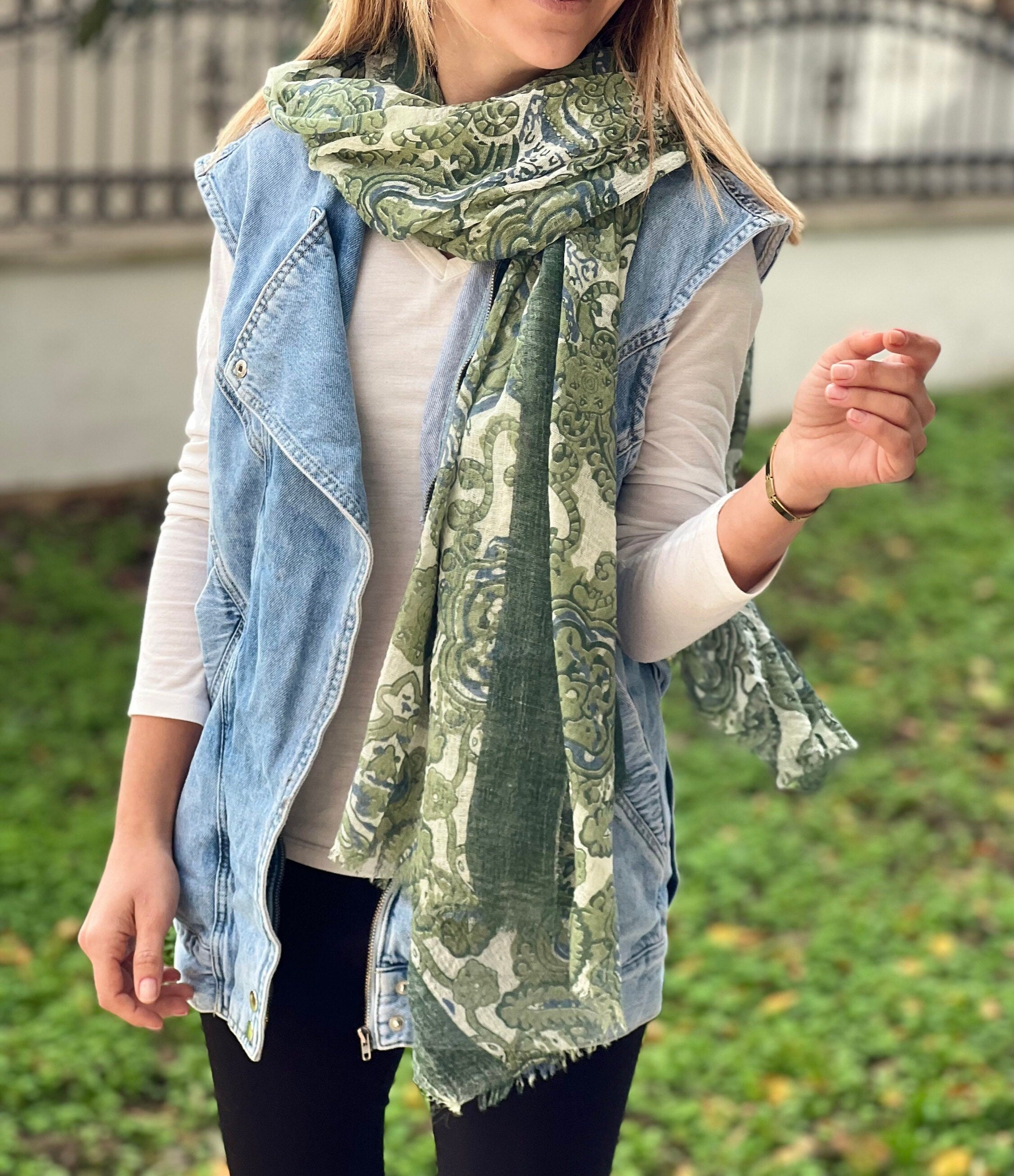 Make a statement this season with a hand-painted scarf! Our collection of Retro Scarves features vibrant prints and stylish designs that are sure to turn heads. From the office to social events, these scarves will help you stand out from the crowd.