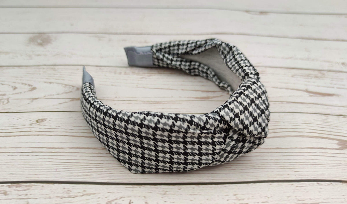 Make a statement with your hair with a headband! Our range of designer headbands is perfect for making a statement, whether you are going out or just trying something new. Find your perfect pair today!