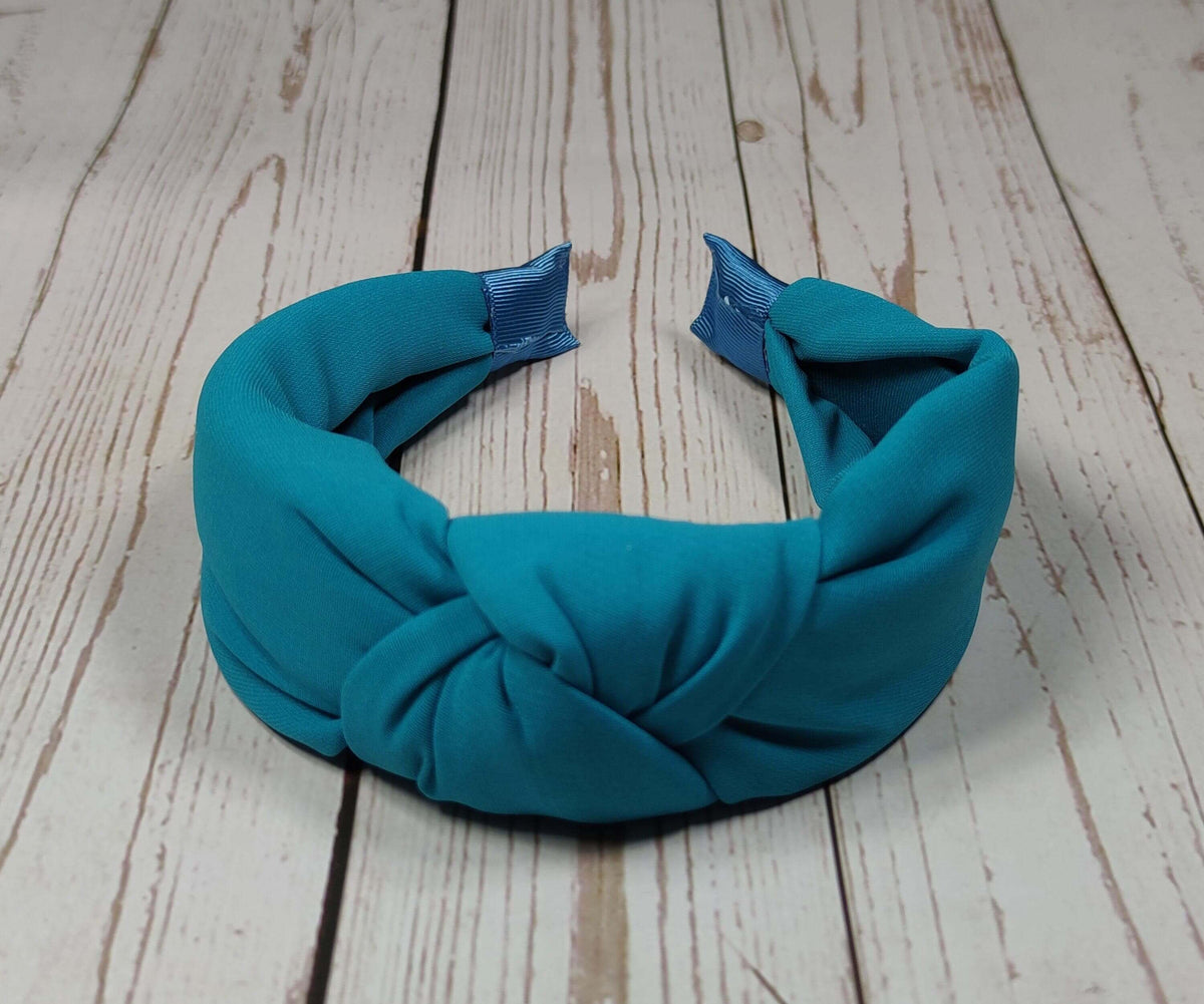 Make a statement this summer with a trendy and stylish headband! From our range of lemon yellow headbands to wide headbands, there's something for everyone.