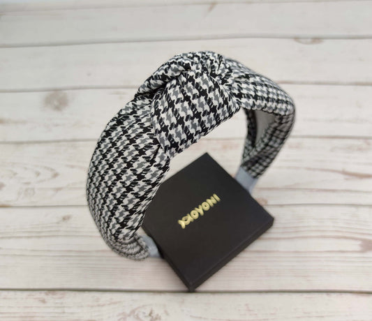 If you are looking for a stylish and unique hair accessory, then you need to check out the range of crepe headbands available here at Crepe. We have a variety of styles and colors to choose from, so you can find the perfect one for your outfit.