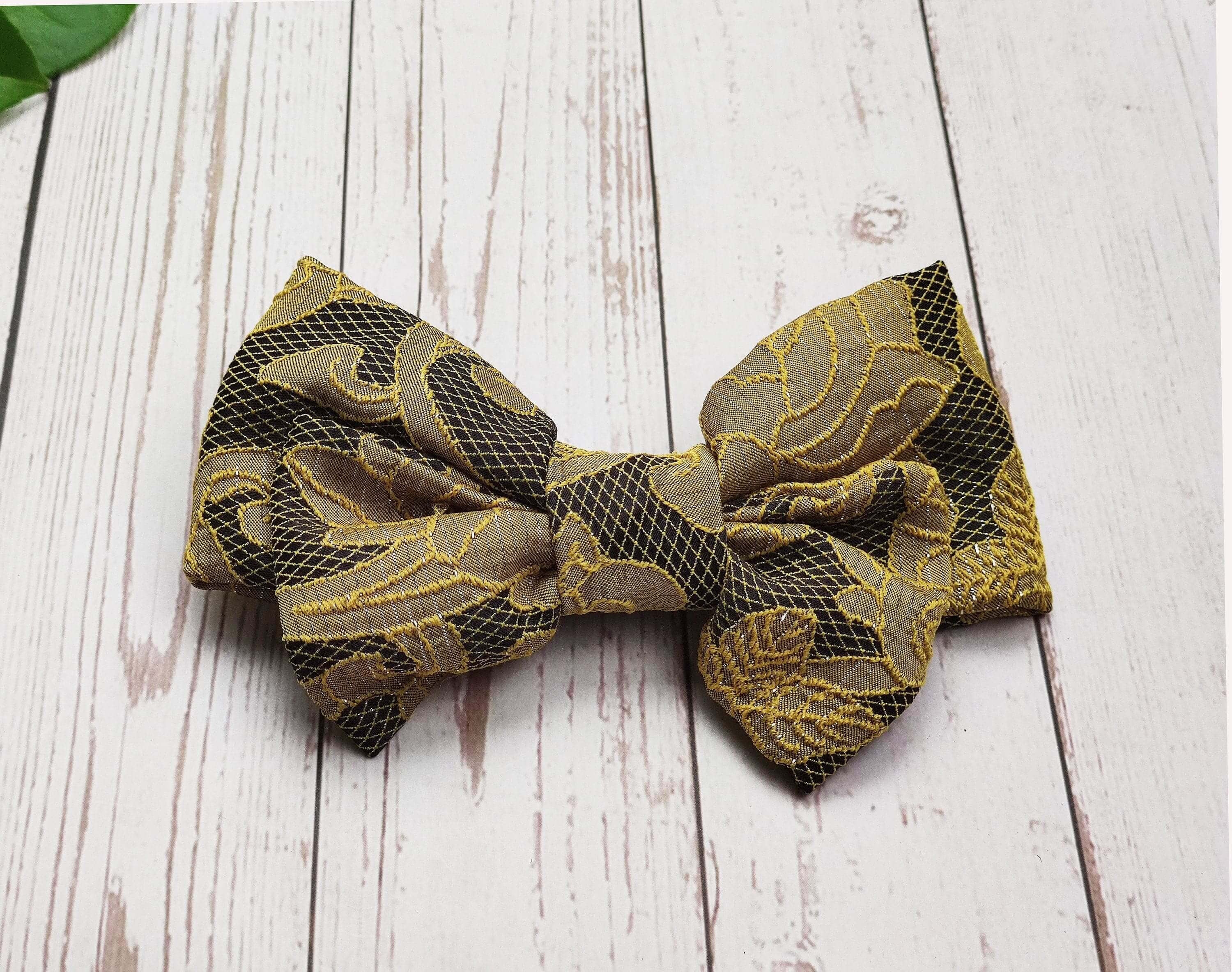 Looking for the perfect hair accessory? Look no further than our Mink and Yellow Color Hairpin. Featuring a charming bow design and made from premium guipure lace, these hair clips are sure to turn heads.