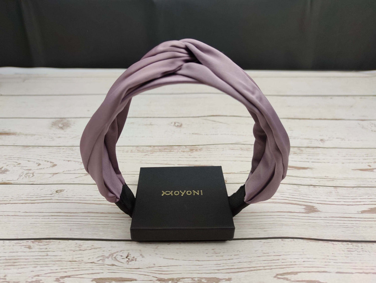 Chic Lilac Hair Accessory: This satin headband is a must-have for any fashion-conscious woman who loves to accessorize her hair.