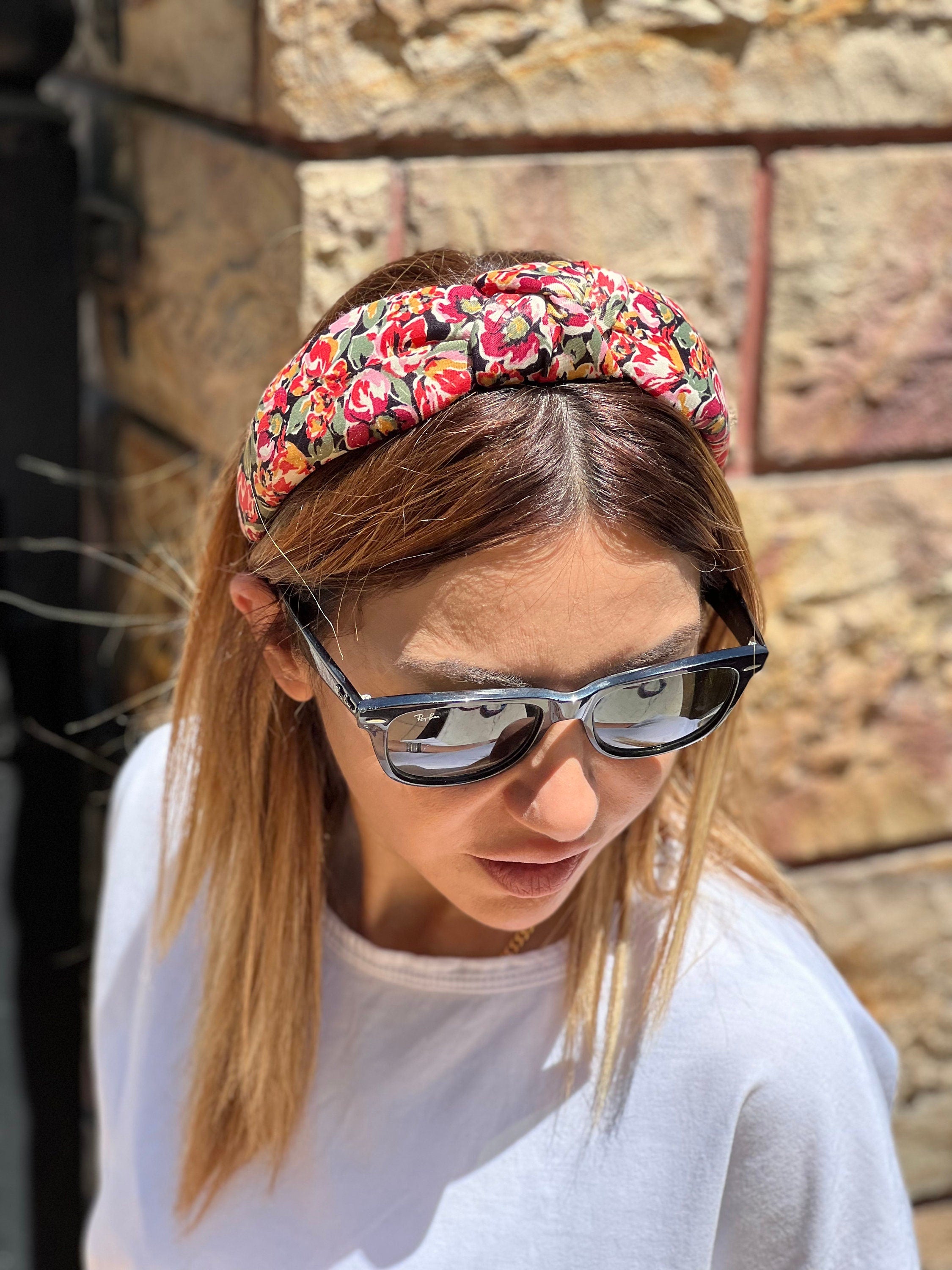 Versatile hair accessory: Perfect for both casual and formal occasions, this headband is a must-have accessory for any fashion-forward woman.