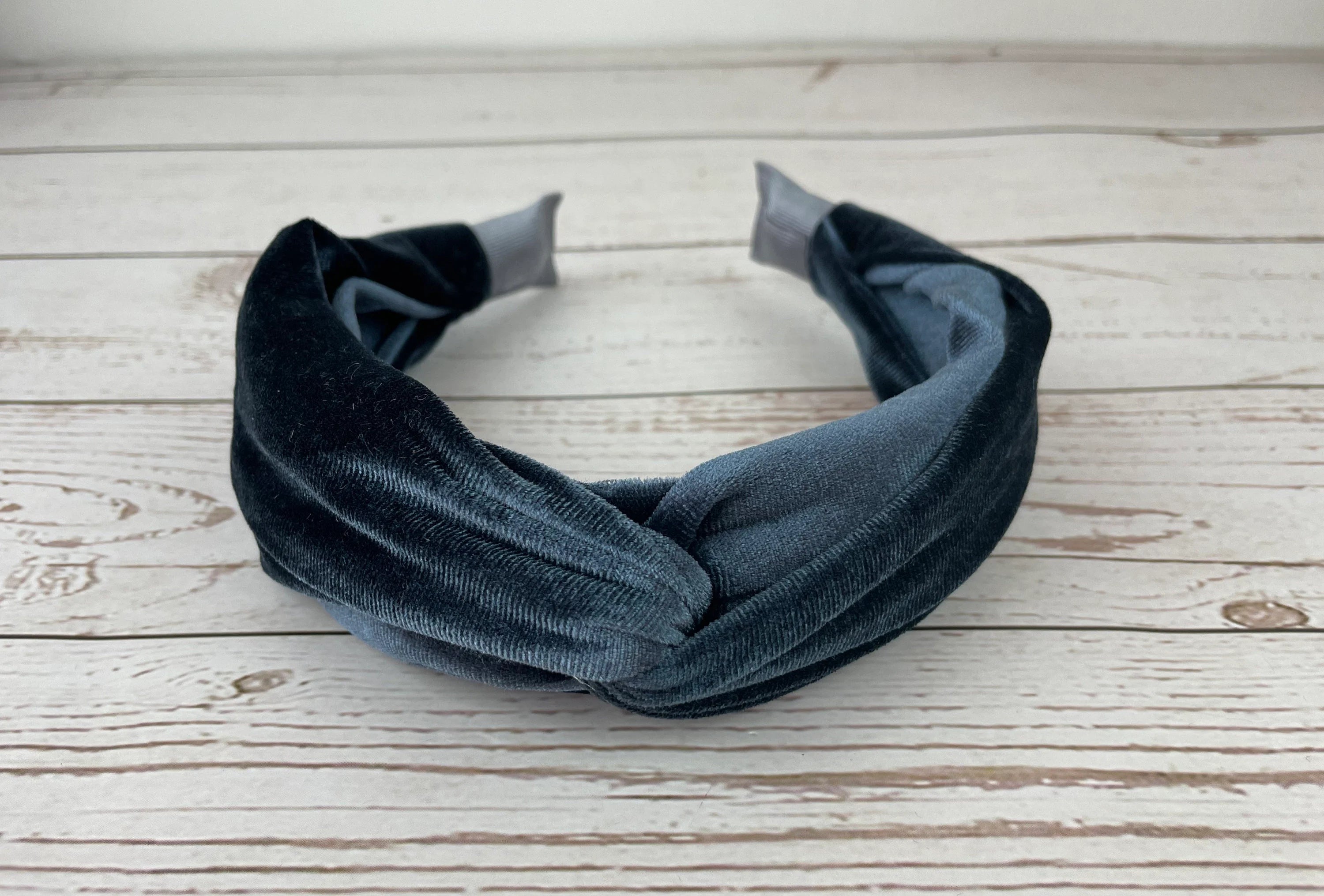 Classic Light Blue Velvet Knotted Headband - Timeless Fashion Accessory for Women