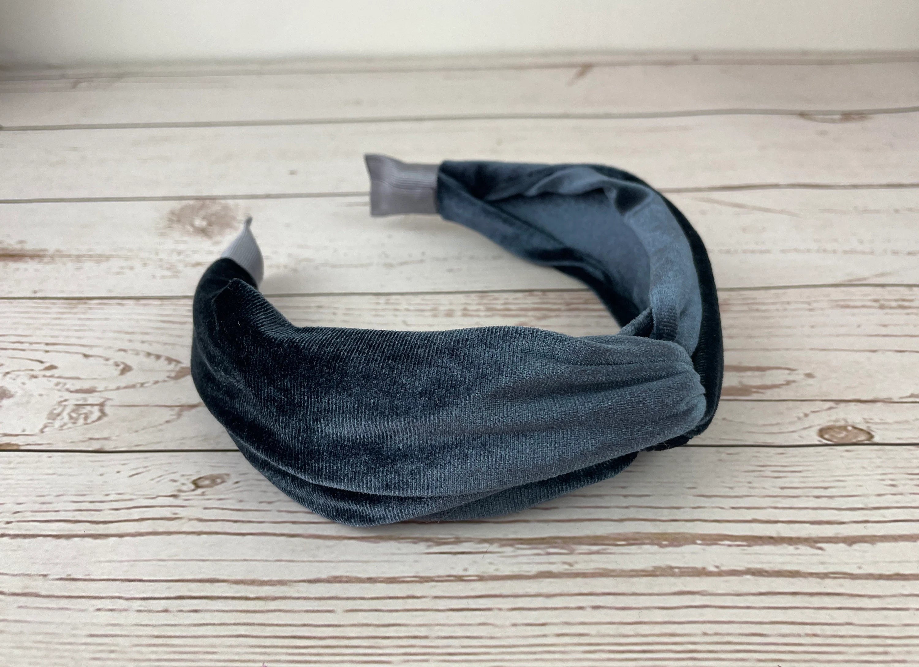 Classic Light Blue Velvet Knotted Headband - Timeless Fashion Accessory for Women