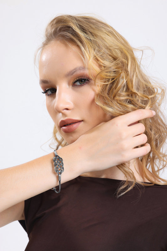 Luxurious Braided HANDMADE BRACELET, Thin Silver Bracelet, Unique Design Bracelet, Dainty Bracelet, Unisex Bracelet available at Moyoni Design