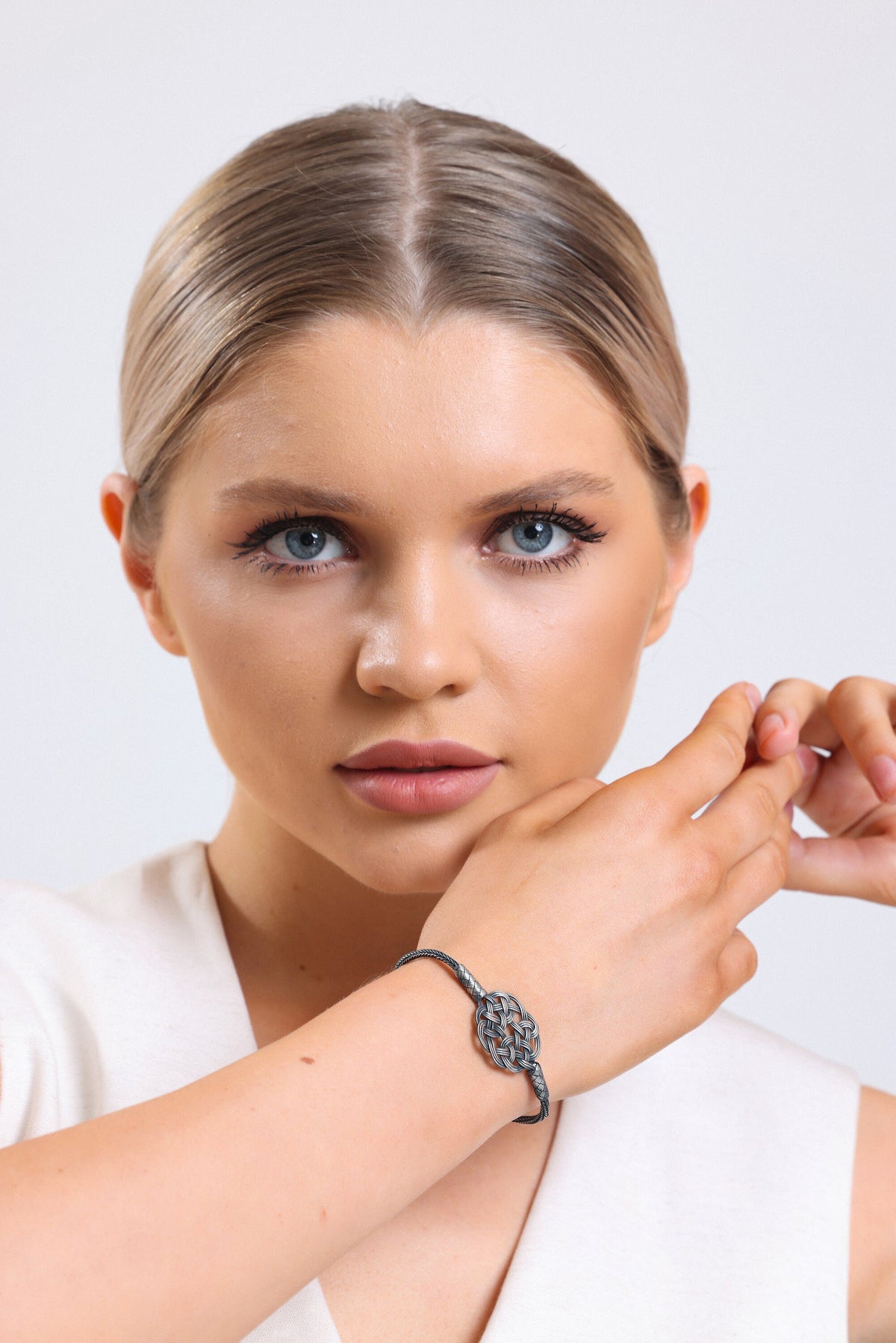Stylish WOVEN SILVER BRACELET, Wonderful Gift, Thin Silver Bracelet, Women Wire Bracelet available at Moyoni Design