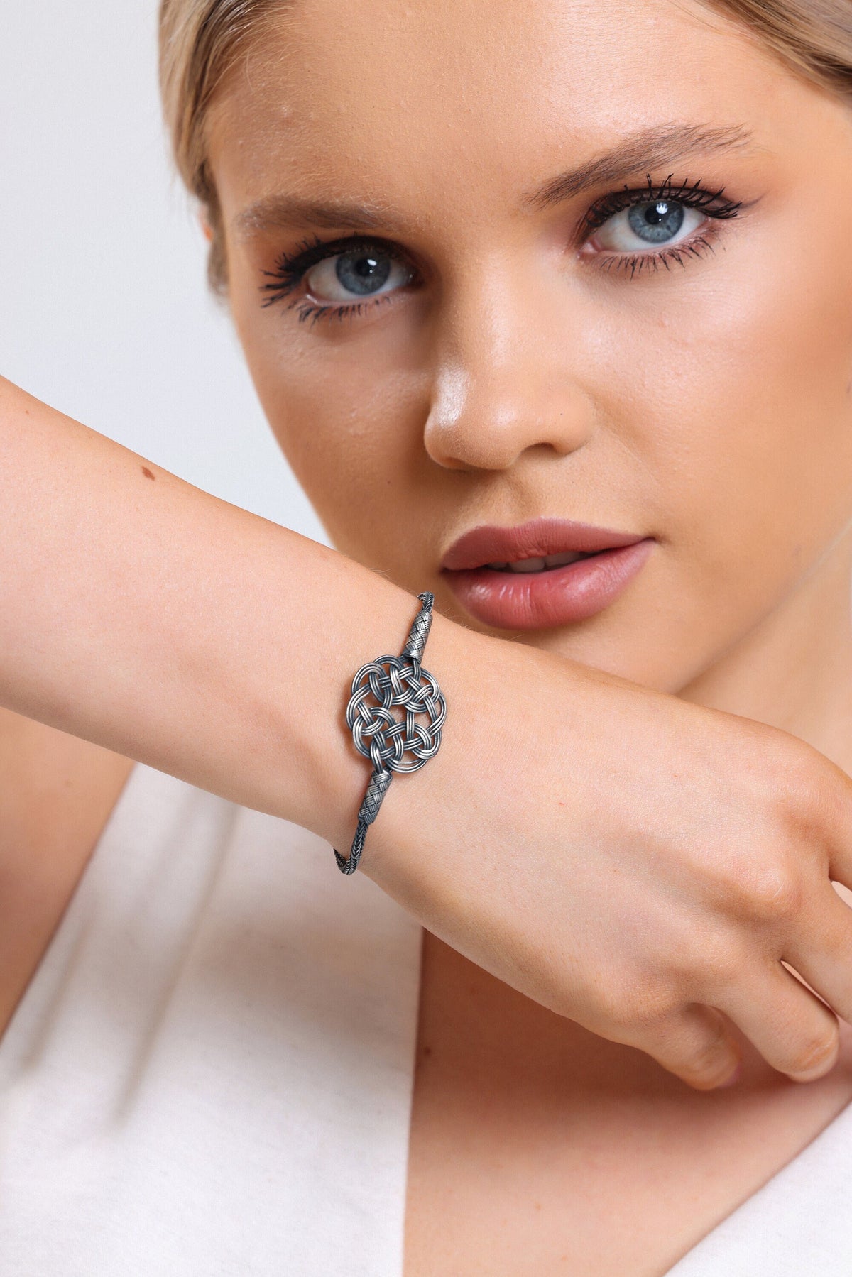 Stylish WOVEN SILVER BRACELET, Wonderful Gift, Thin Silver Bracelet, Women Wire Bracelet available at Moyoni Design