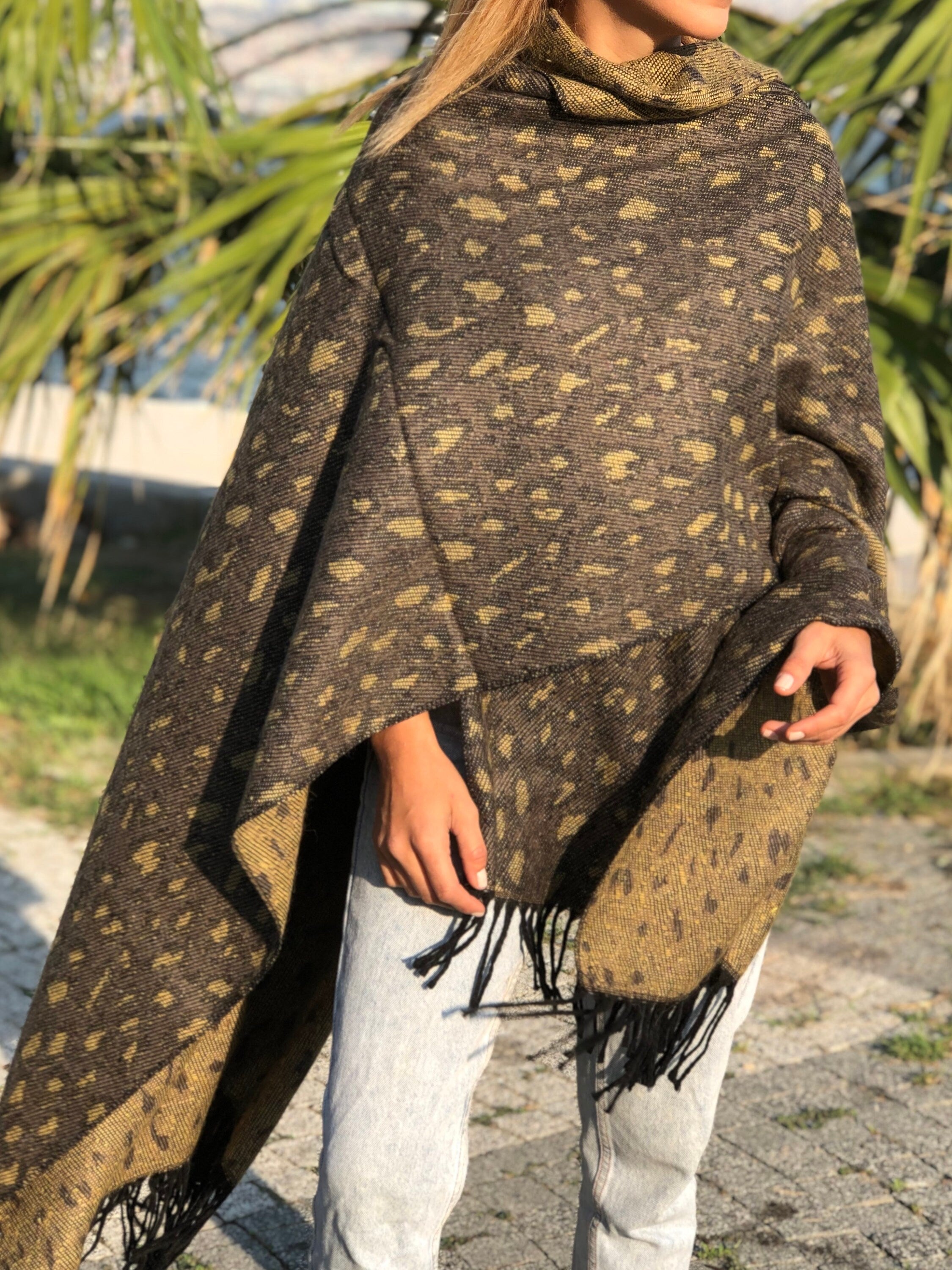 Warm and Chic: Brown Wool & Acrylic Leopard Pattern Poncho Shawl for Autumn and Winter