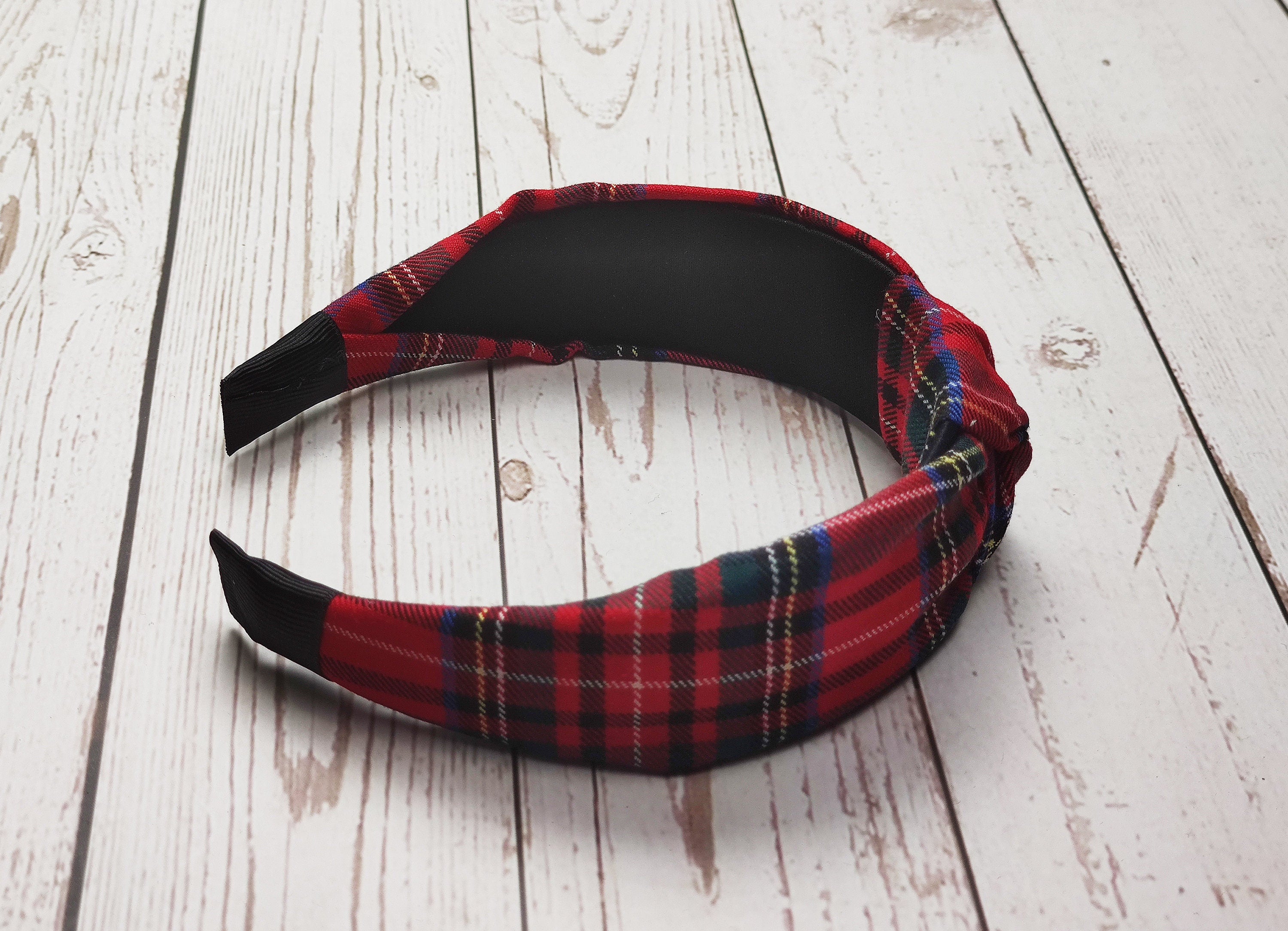 Looking for a funny and fun hair band? Try our plaid pattern Alice band! This headband is perfect for women who love to enjoy their free time wearing something stylish and fun.
