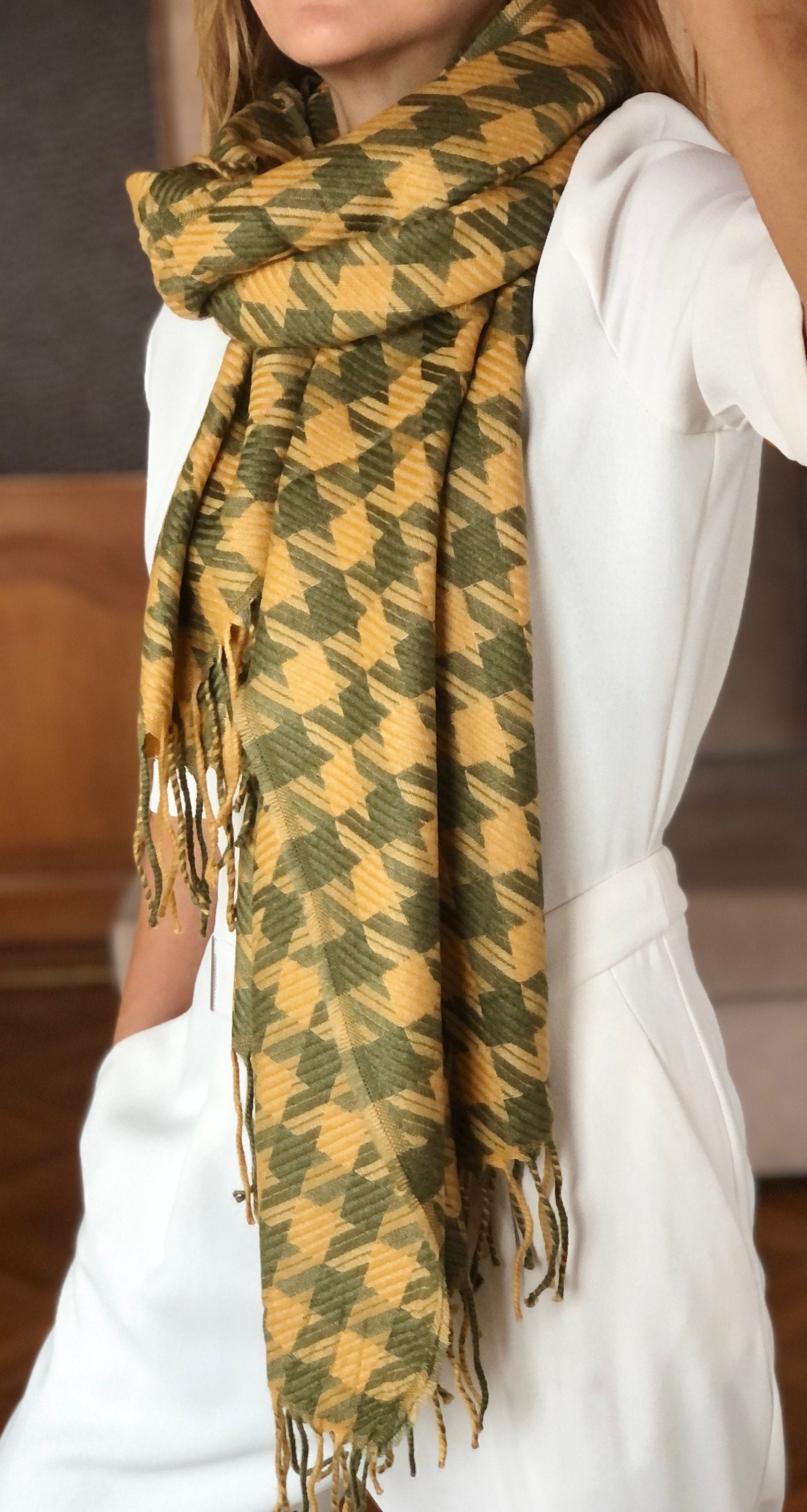 Stay comfortable and warm all season long with this soft and luxurious shawl.