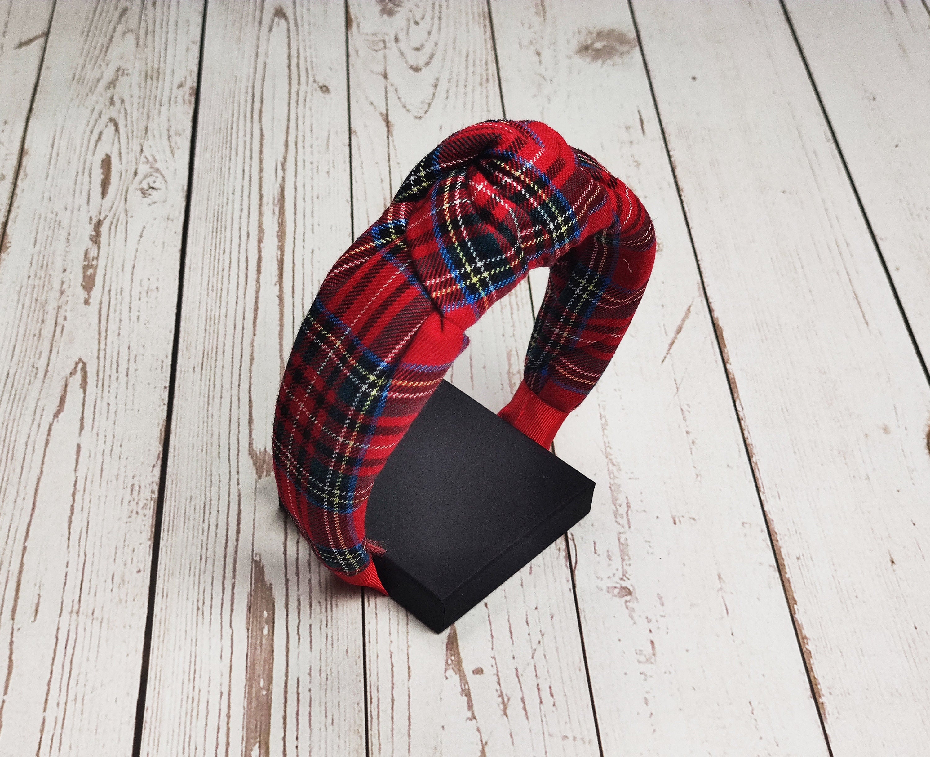 Get ready for the colder months with our selection of headbands for women. FromAlice bands that tie in a knot at the back of your head, to wide headbands that will cover your whole head, we have got you covered!