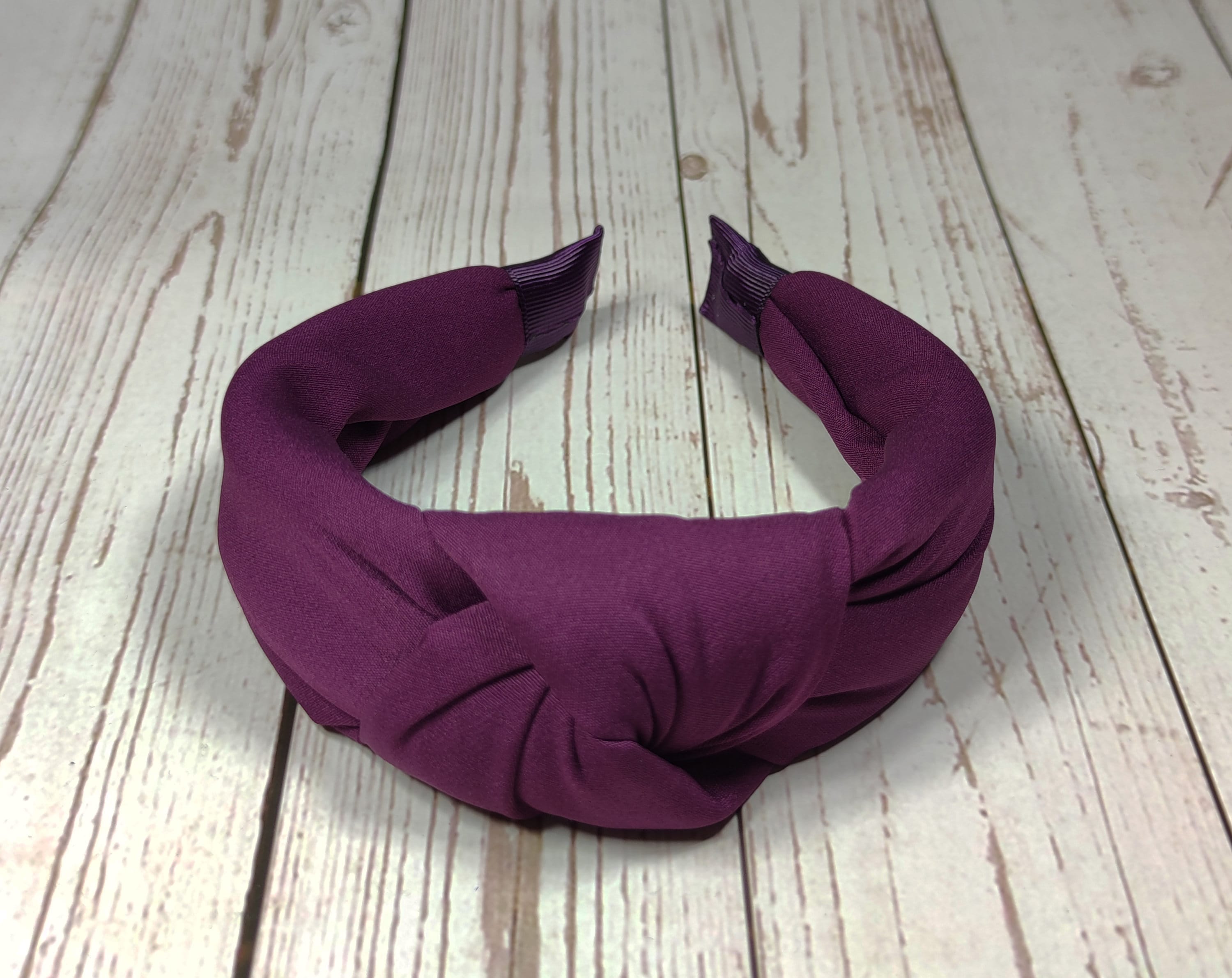 Looking for the perfect gift for your loved one? Look no further! Our range of maroon color headbands are perfect for women of all ages. Customize them with your favorite design or pick from our wide selection of fashionable headbands.