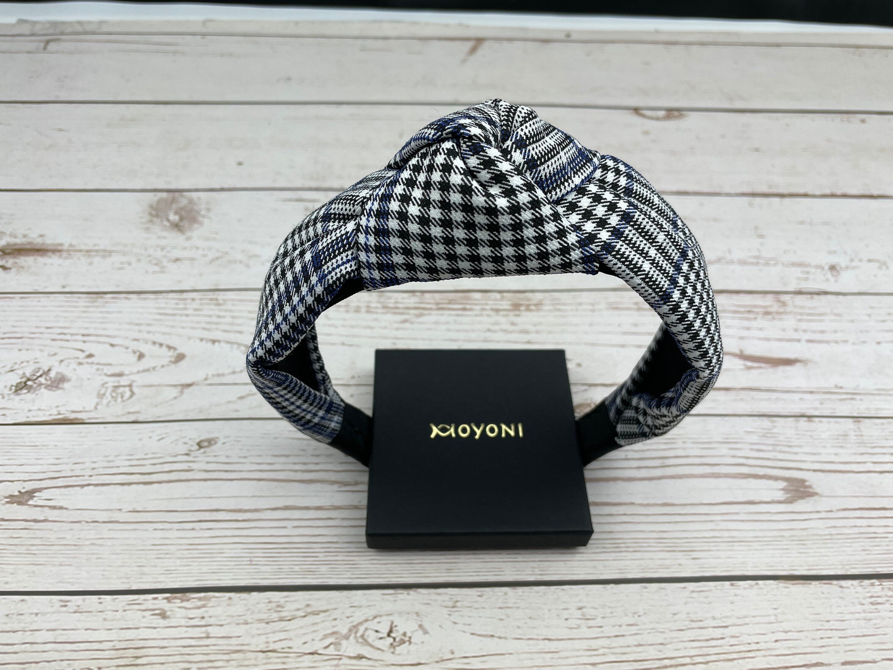 Whether it is casual or formal, this headband will make you stand out in the crowd. Made from high-quality materials, this headband will keep its shape for years to come. lightweight design makes it easy to wear and remove.