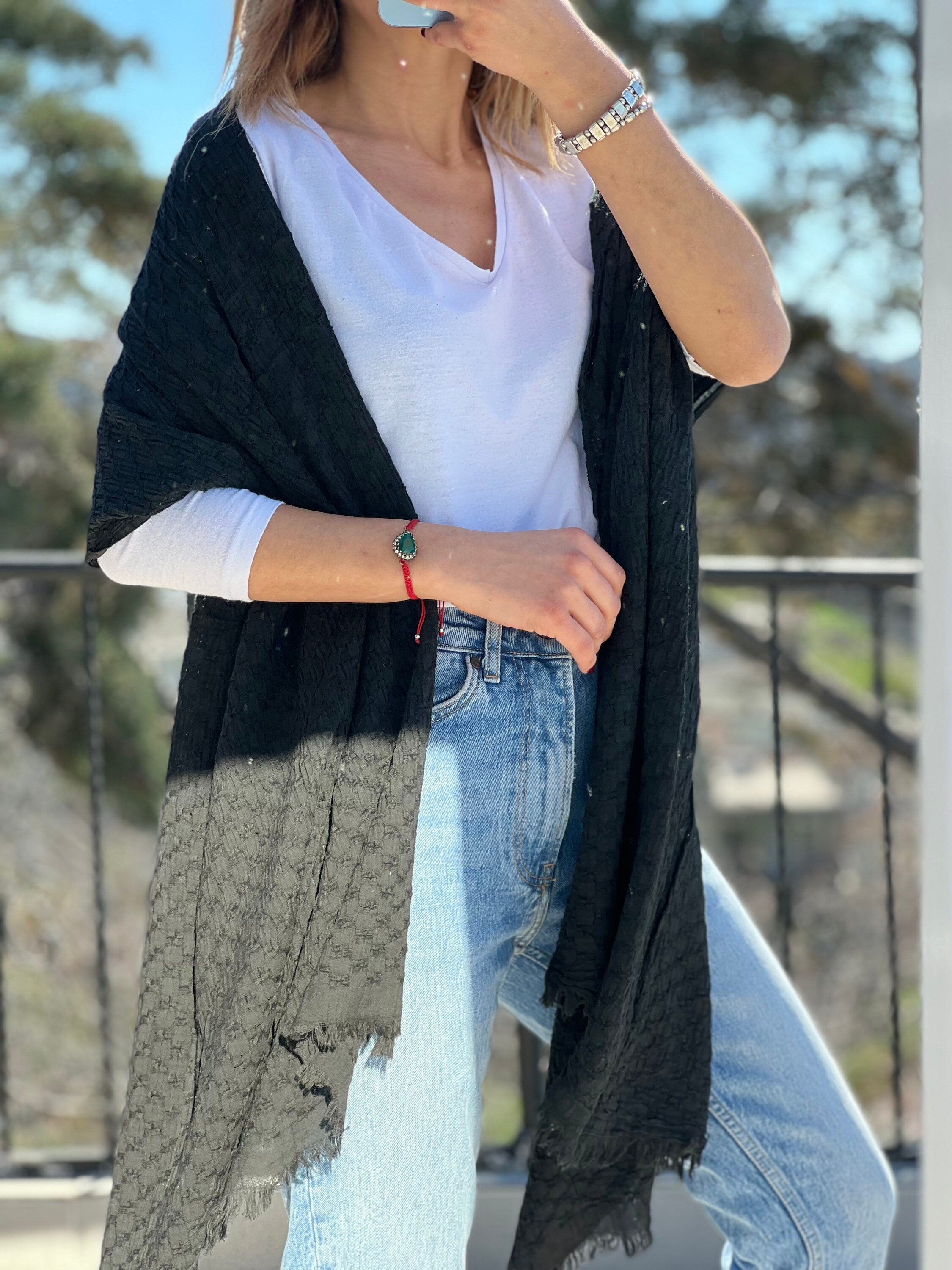 Looking for a gift that will make your mom feel special? This large square scarf is a perfect choice! Made from top-quality soft cotton, it is sure to brighten up her day.