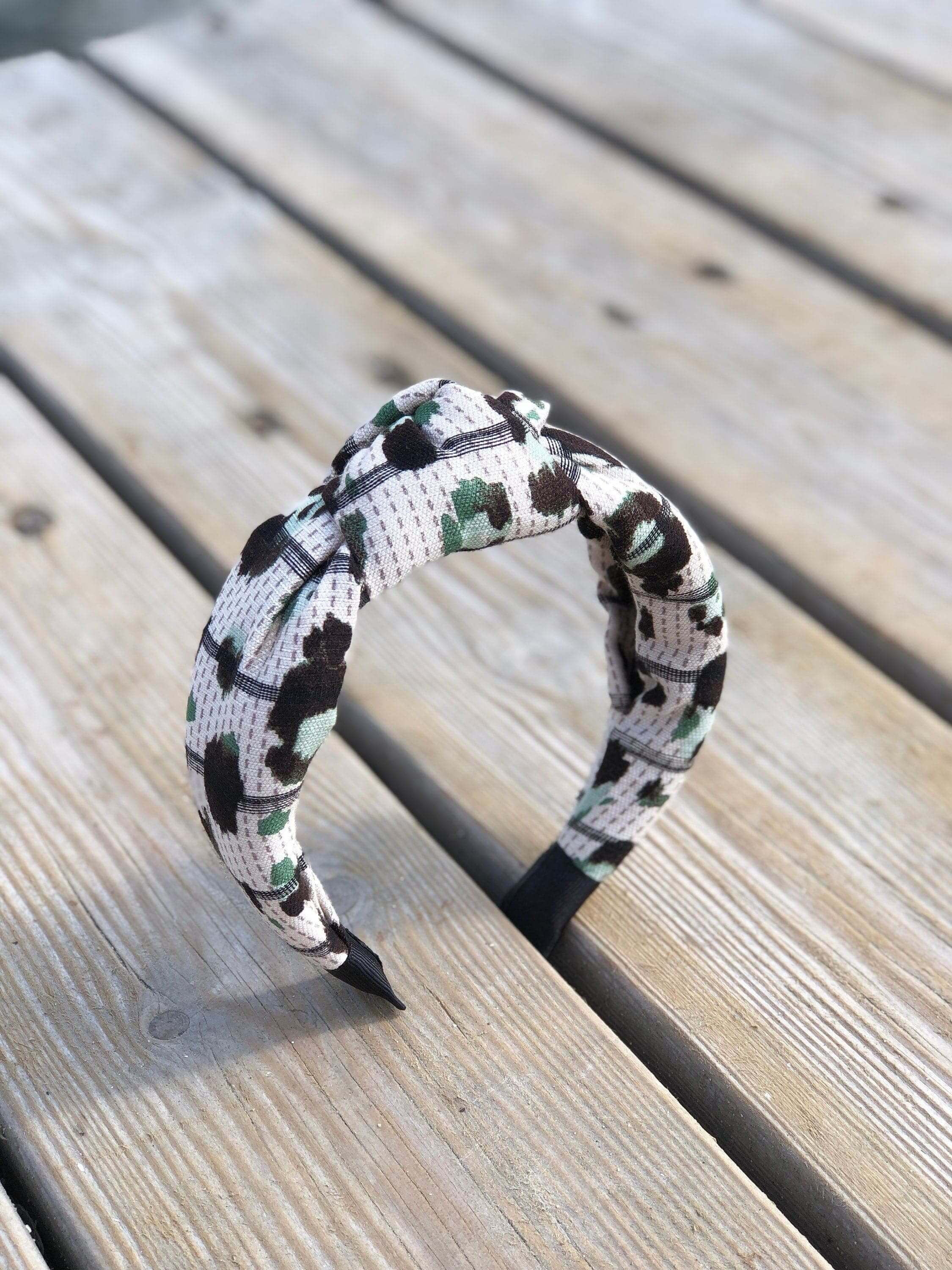 If you are looking for a stylish and trendy hair accessory, then this leopard headband is perfect for you! It comes in a variety of colors and patterns and is adjustable to fit any head size.