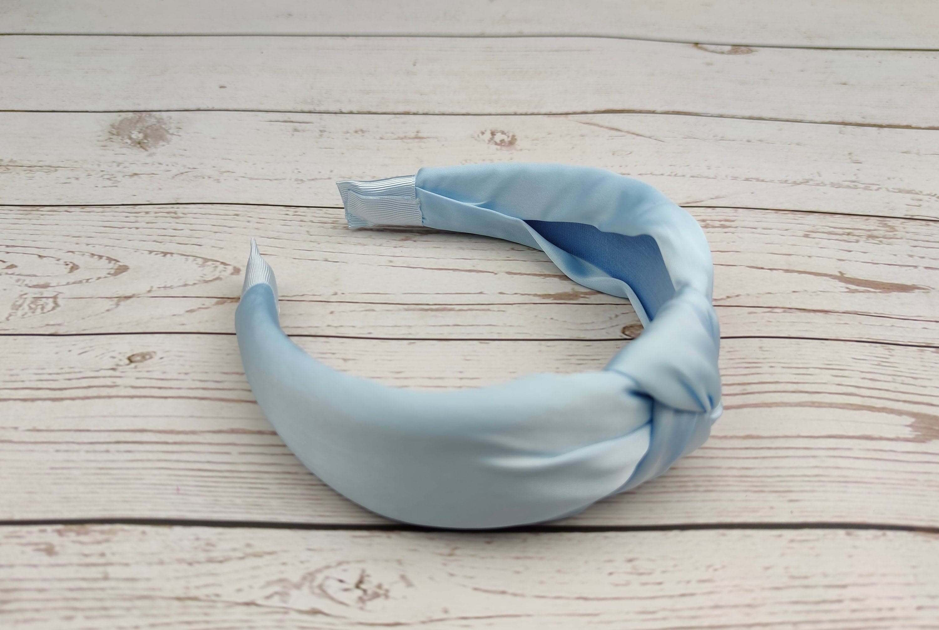 Keep your hair looking perfect all day long with these stylish headbands. Made of soft fabric, these light blue headbands are ideal for keeping your hair in place all day long.