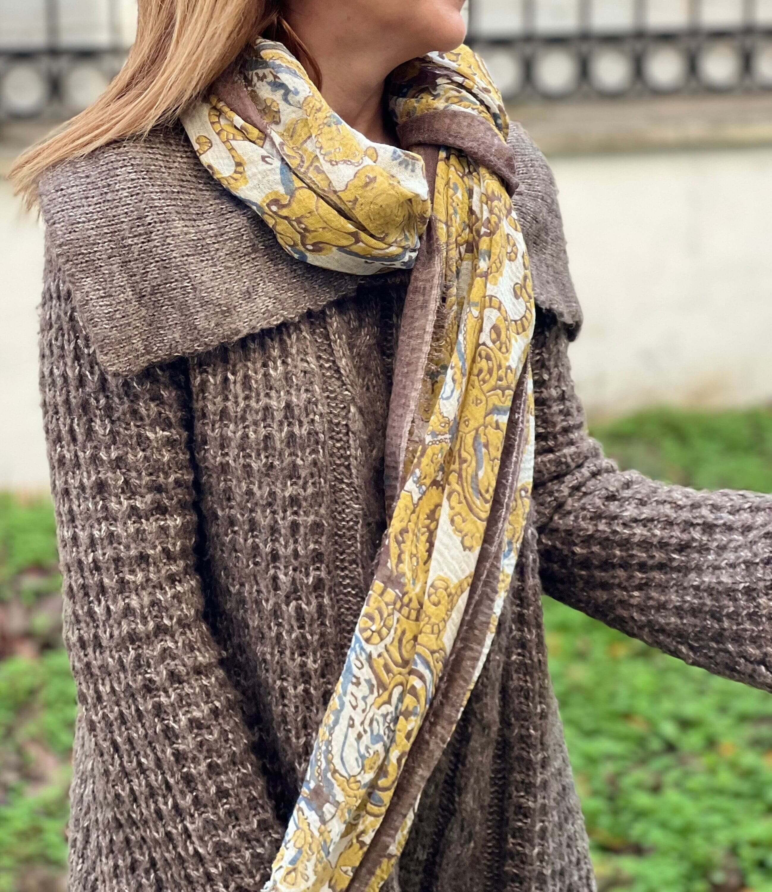 If you are in the market for a designer scarf that will make a statement, then our printed scarf is just the thing for you! Featuring beautiful prints and intricate designs, it is sure to stand out on the crowded streets!