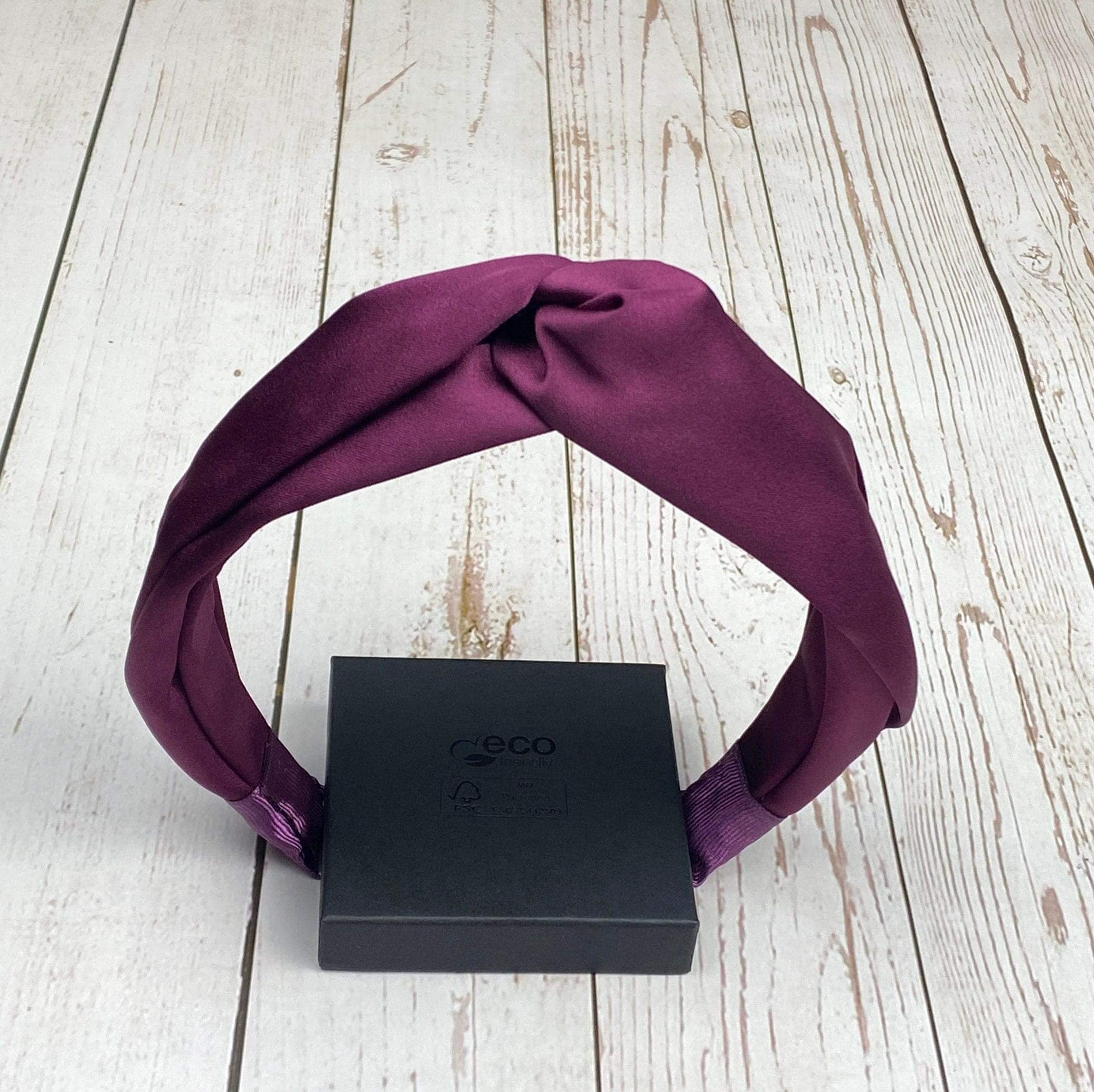 Stay stylish all day long with our variety of fashion hairbands that come in different colors, styles, and materials to suit your every need. From wide headbands to twist headbands, we have you covered!