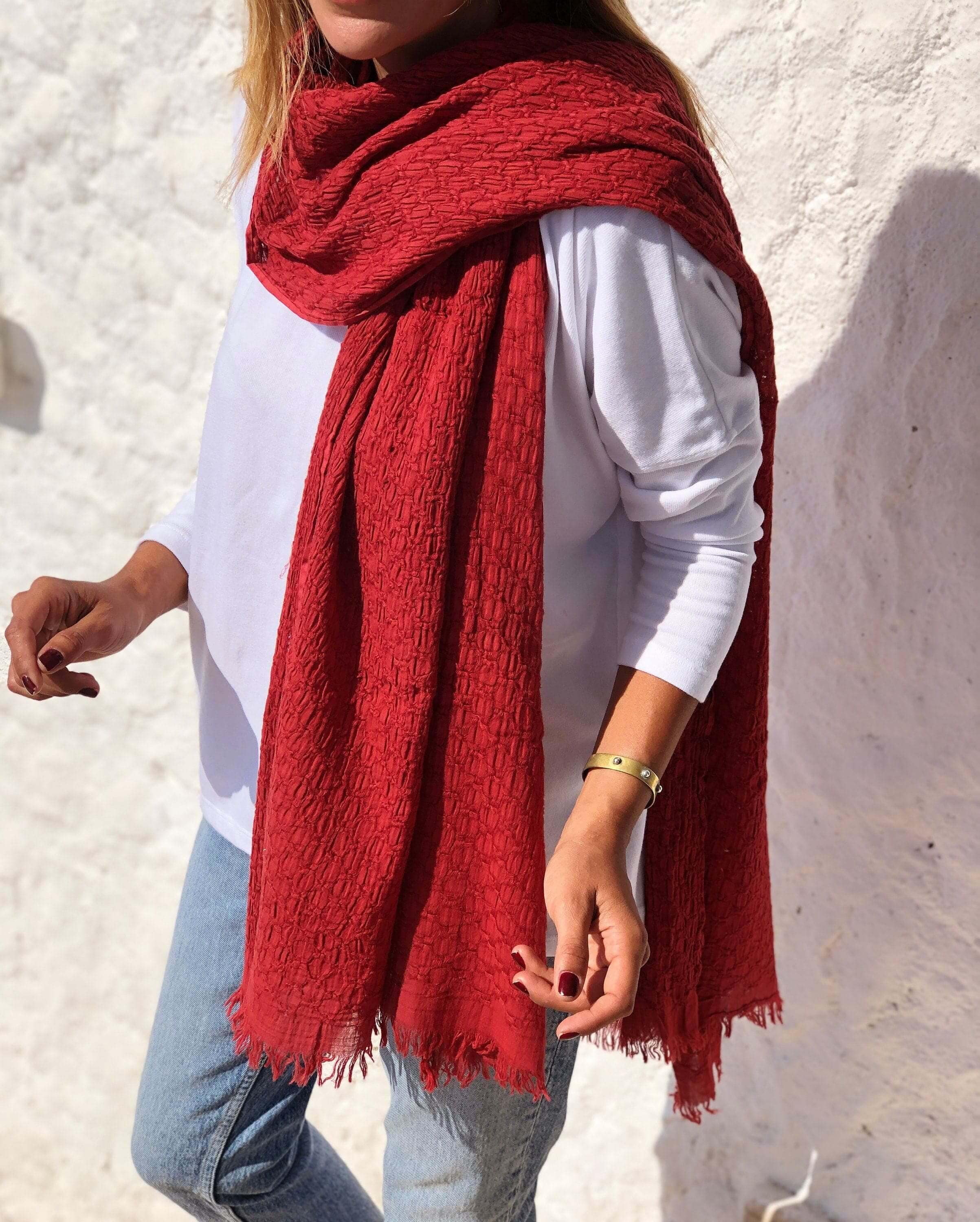 Say, I love you in a stylish way with this 100% organic cotton red large rectangle scarf, perfect for Valentines Day. Soft and versatile, this burgundy scarf is ideal for all seasons and adds a pop of color to any look.