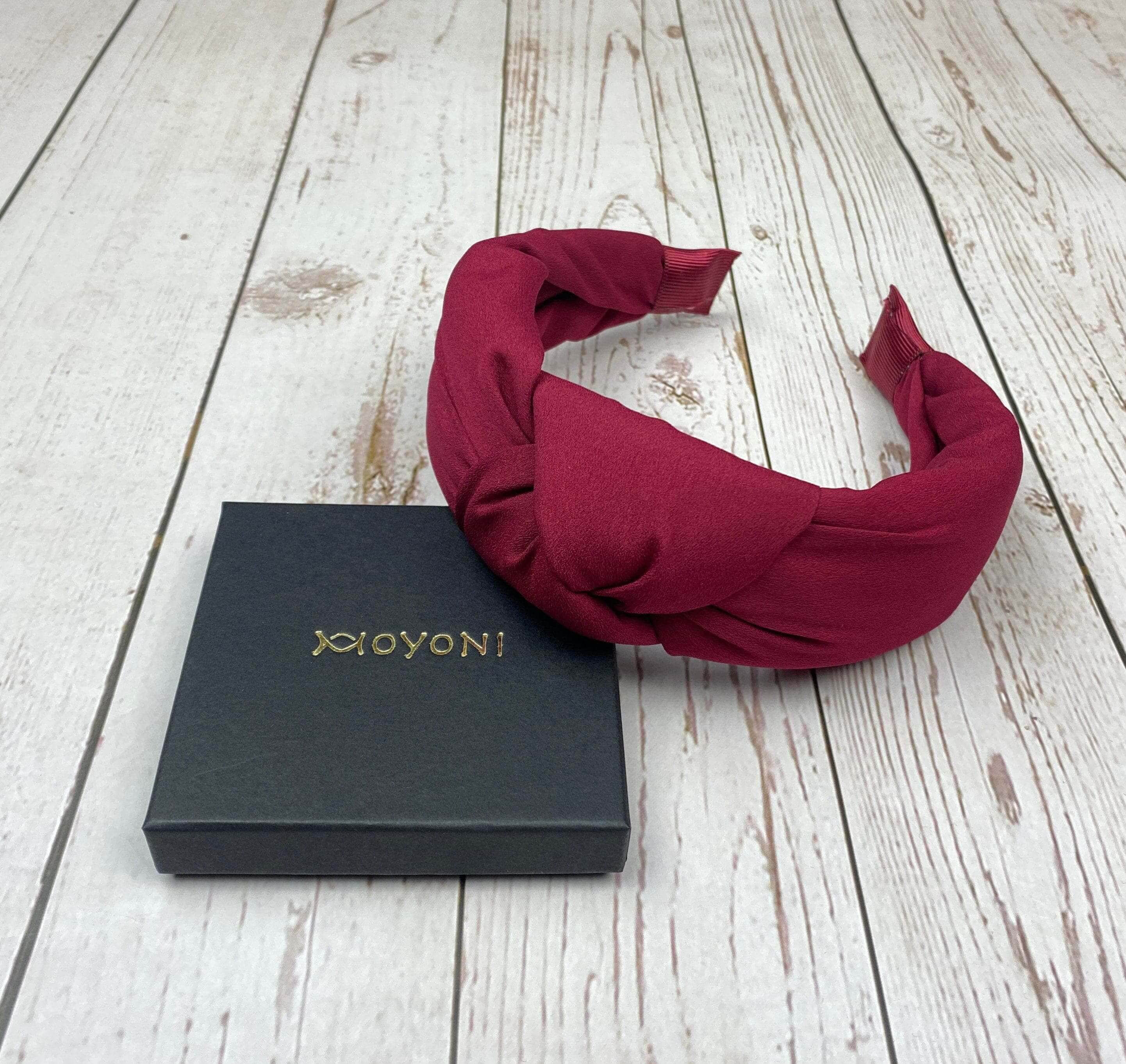 Are you looking for the perfect summer headband? Here are a few stylish and trendy burgundy headbands that will make you look amazing this season!