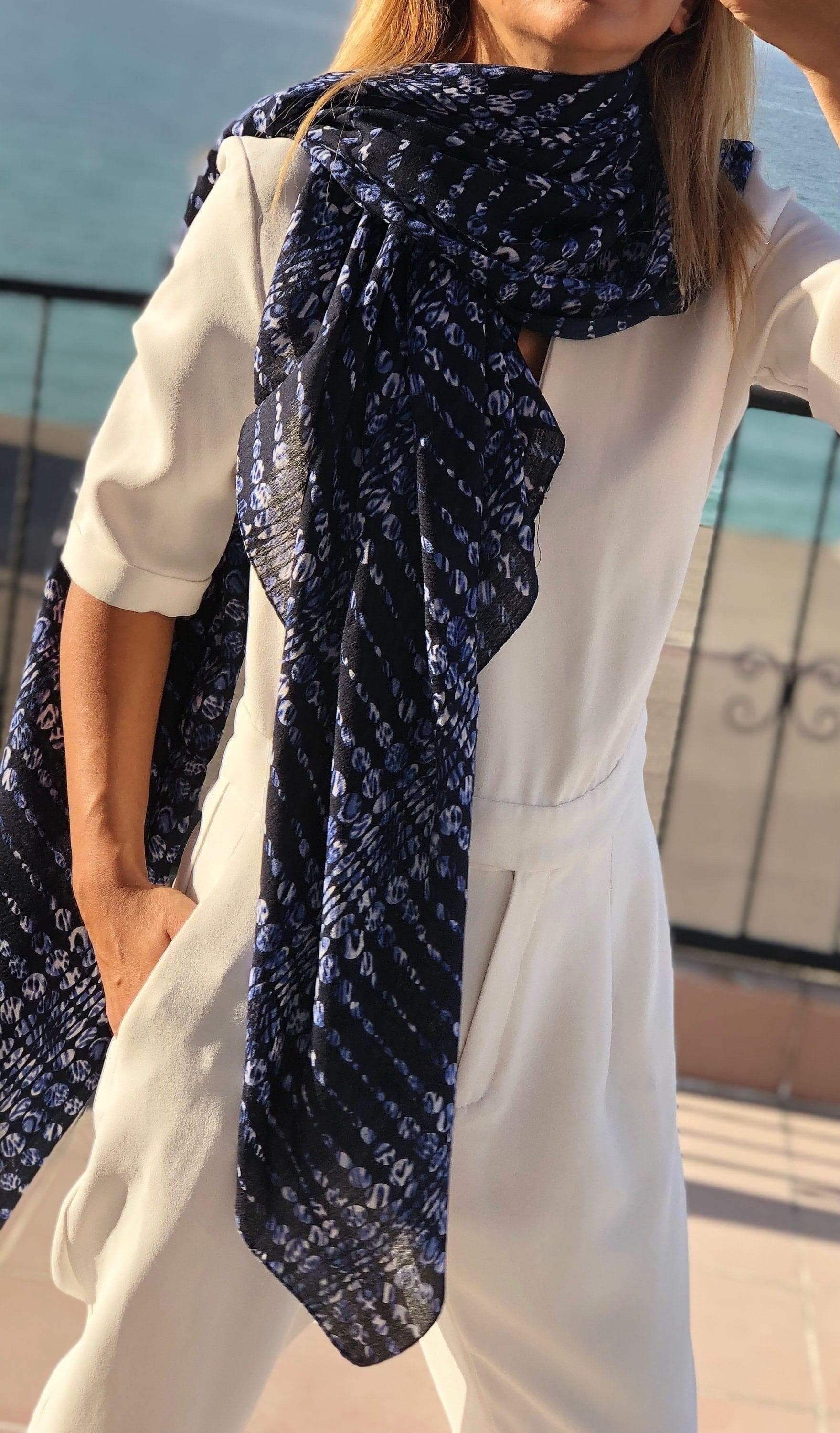 Best Gift for Woman - Surprise your loved one with this beautiful and practical cotton scarf.