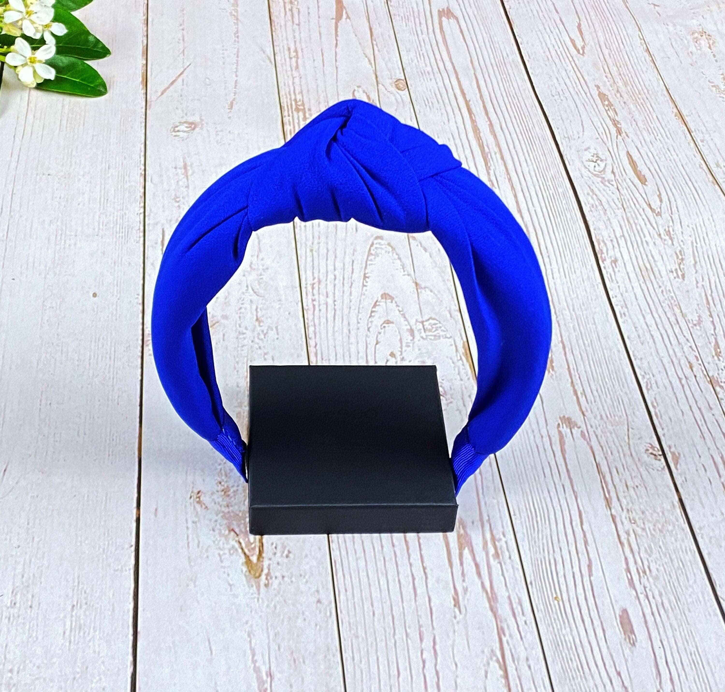 Wondering where to buy a stylish and comfortable parliamentary blue twist knot headband? Look no further! Here, you will find a variety of designs and colors that you can choose from.