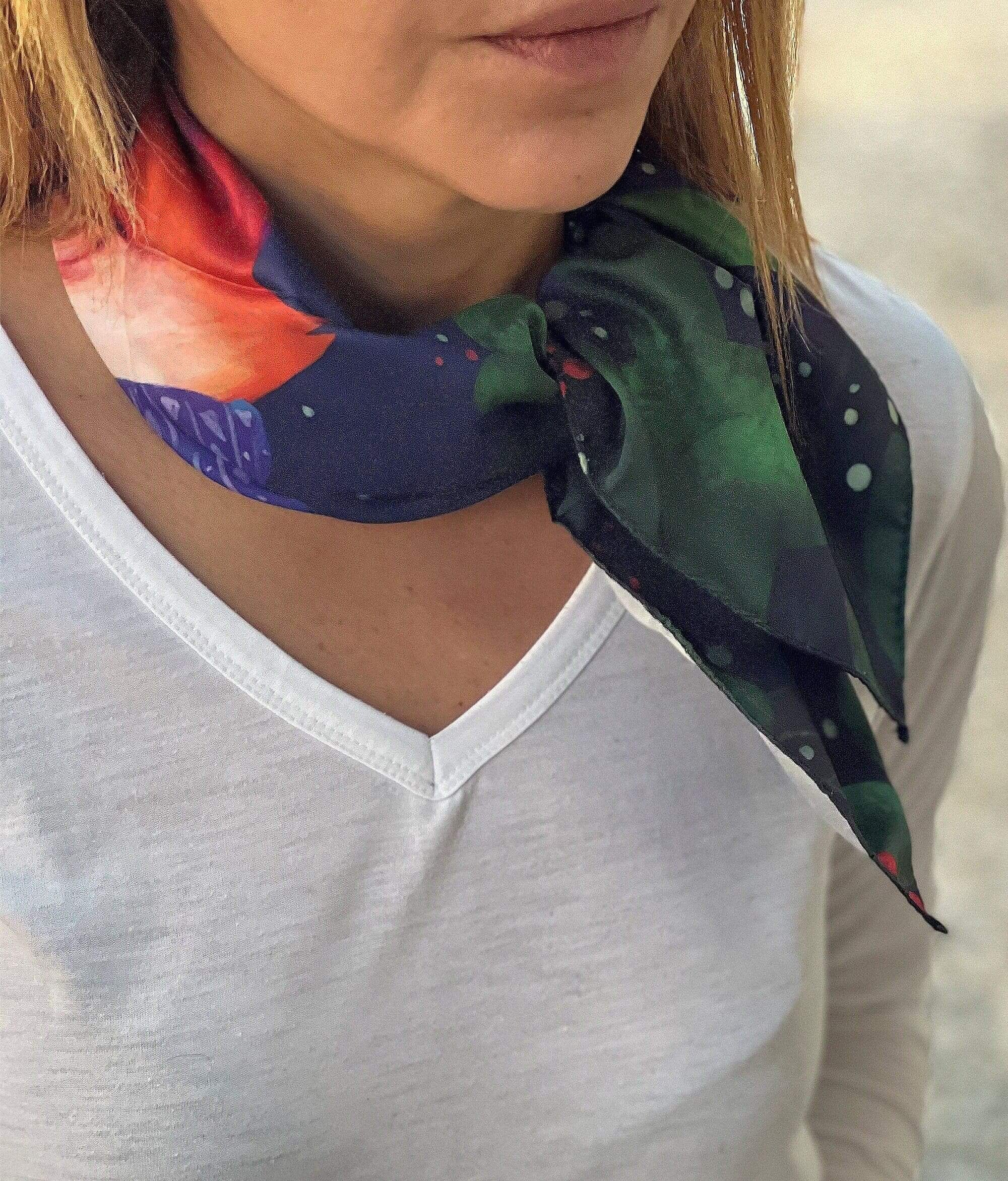 Make fashion statements both indoors and outdoors this winter with our satin hair scarf bandana. Featuring an intricate fox pattern, this accessory will add personality
